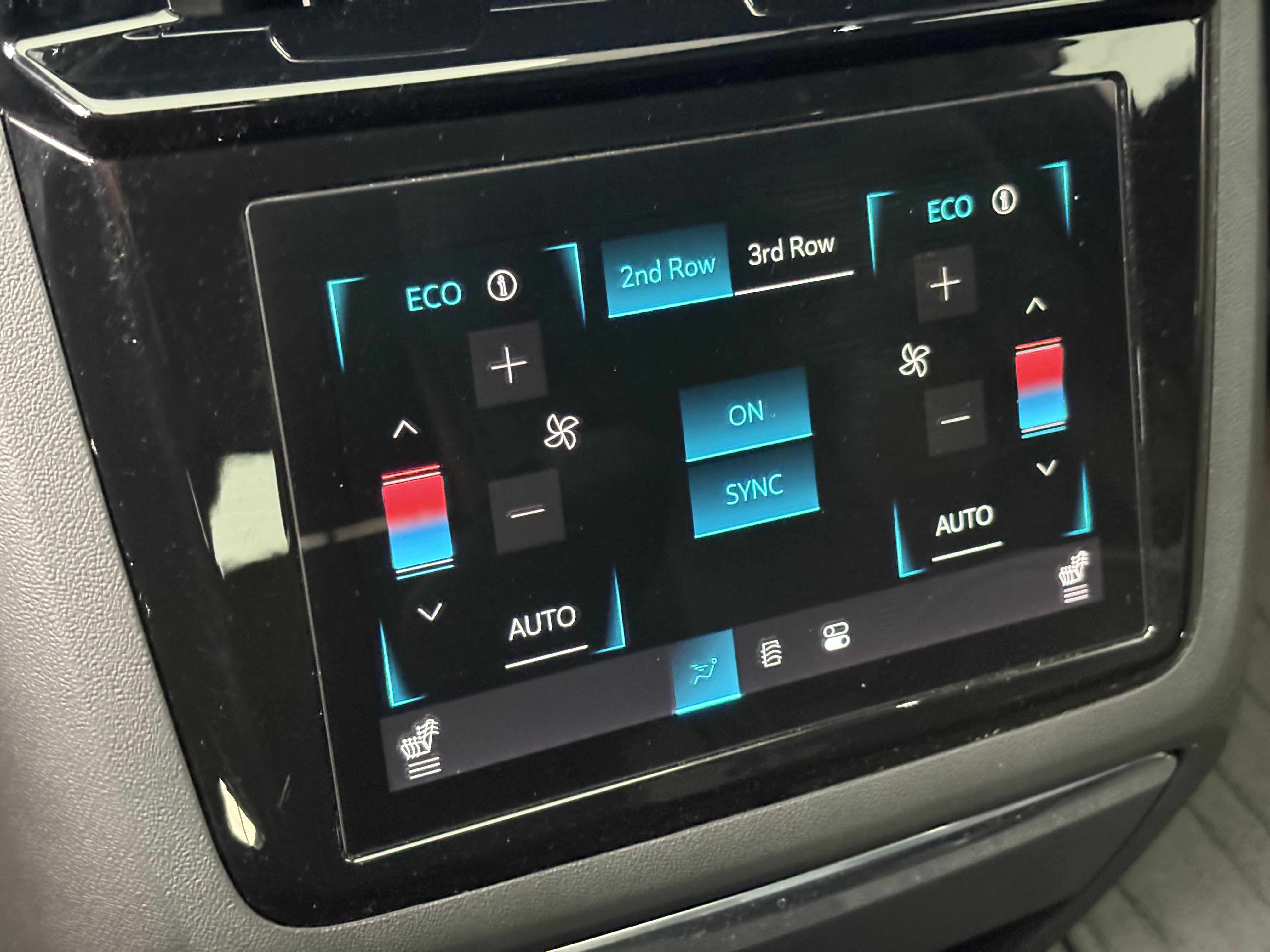 2025 Cadillac ESCALADE IQ Luxury 2