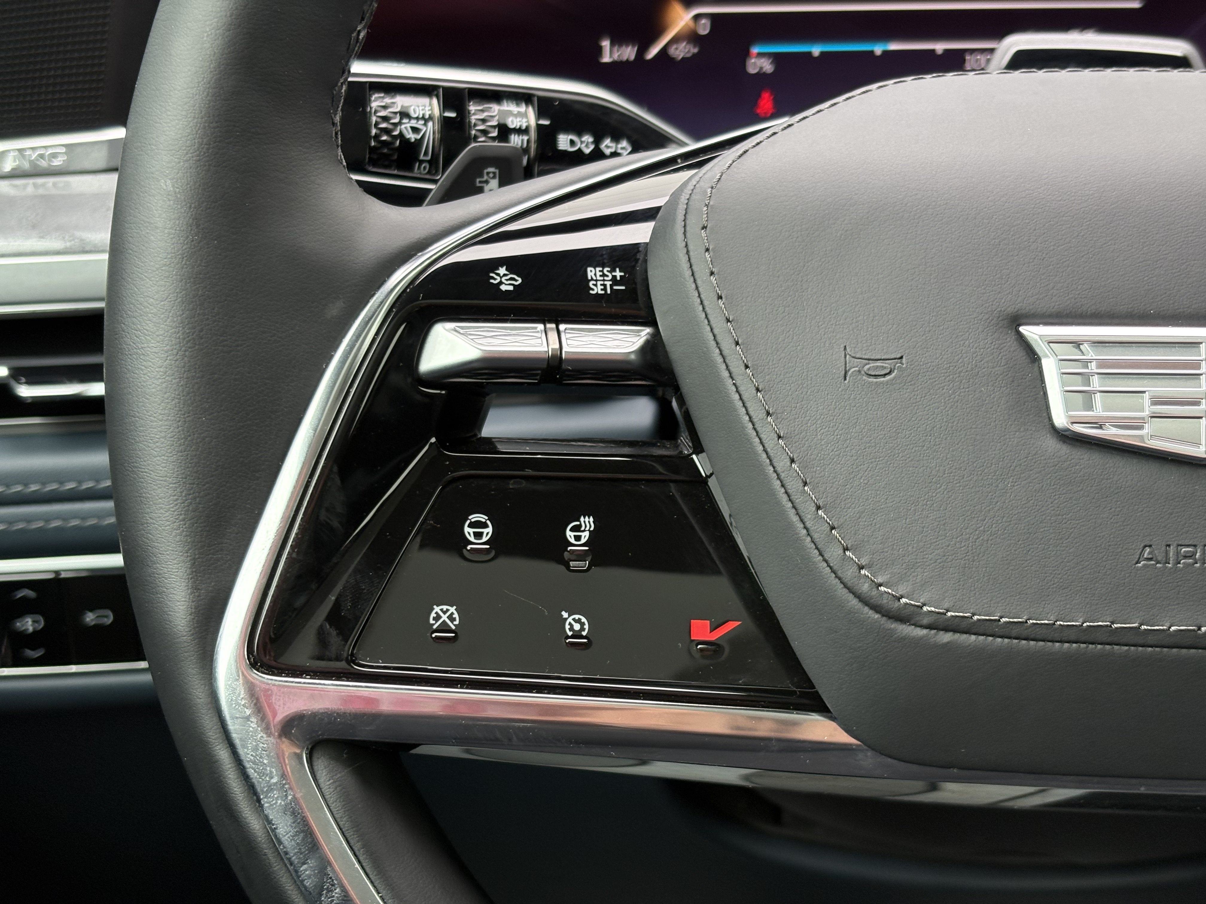 2025 Cadillac ESCALADE IQ Luxury 2