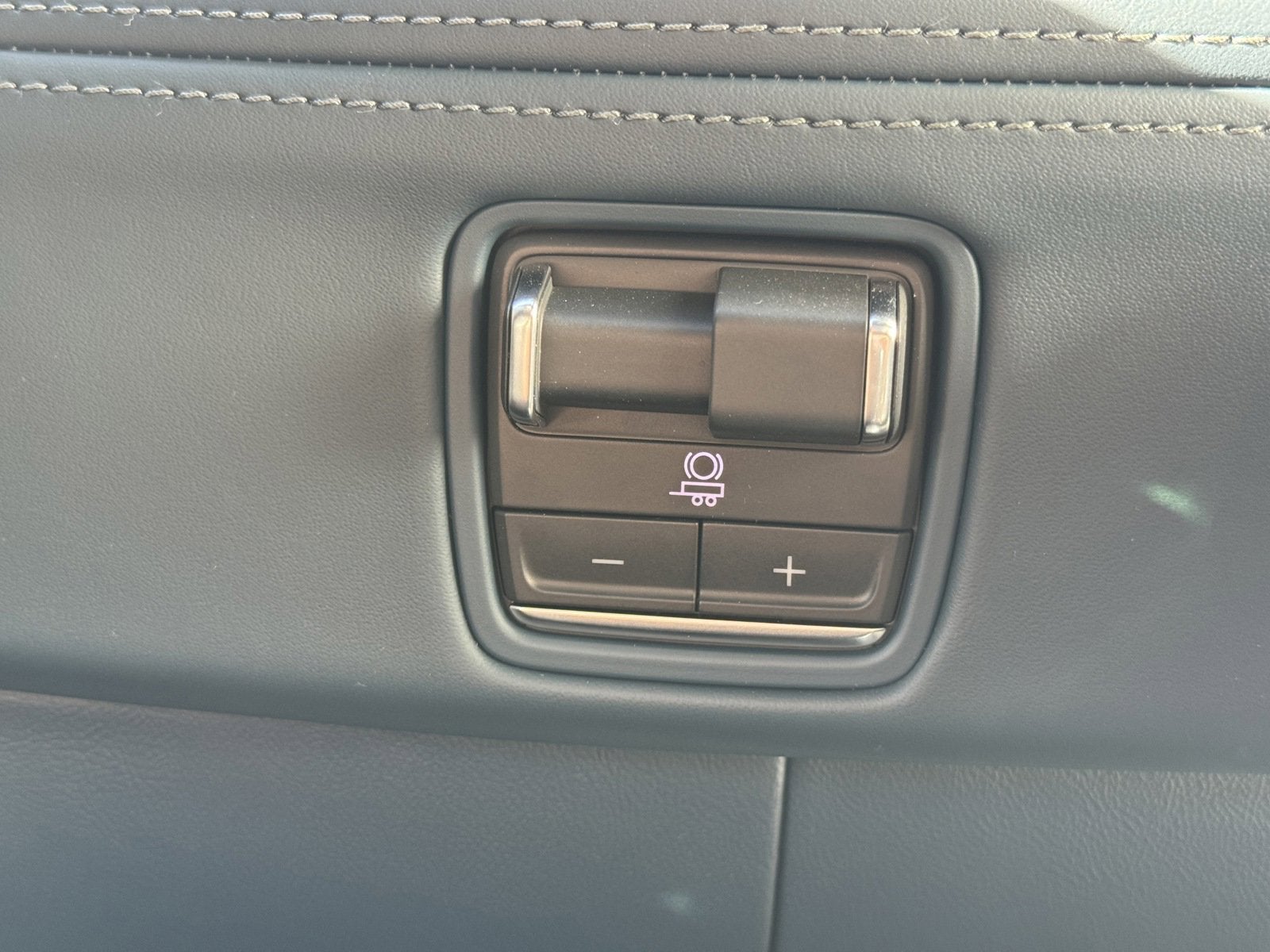 2025 Cadillac ESCALADE IQ Luxury 2