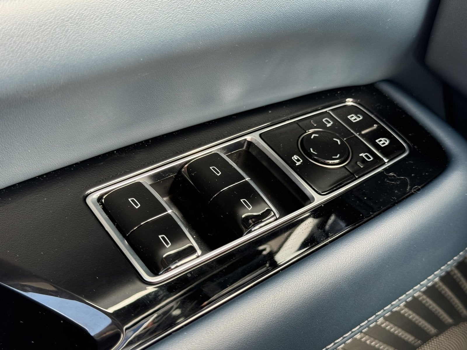 2025 Cadillac ESCALADE IQ Luxury 2