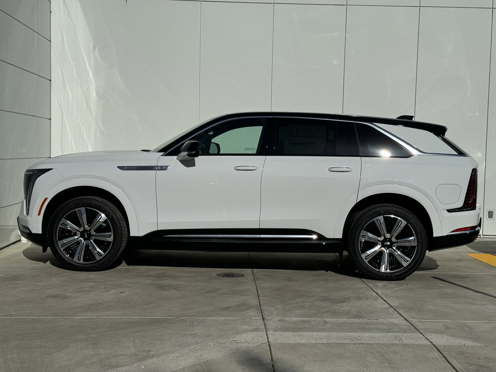 2025 Cadillac ESCALADE IQ Luxury 2