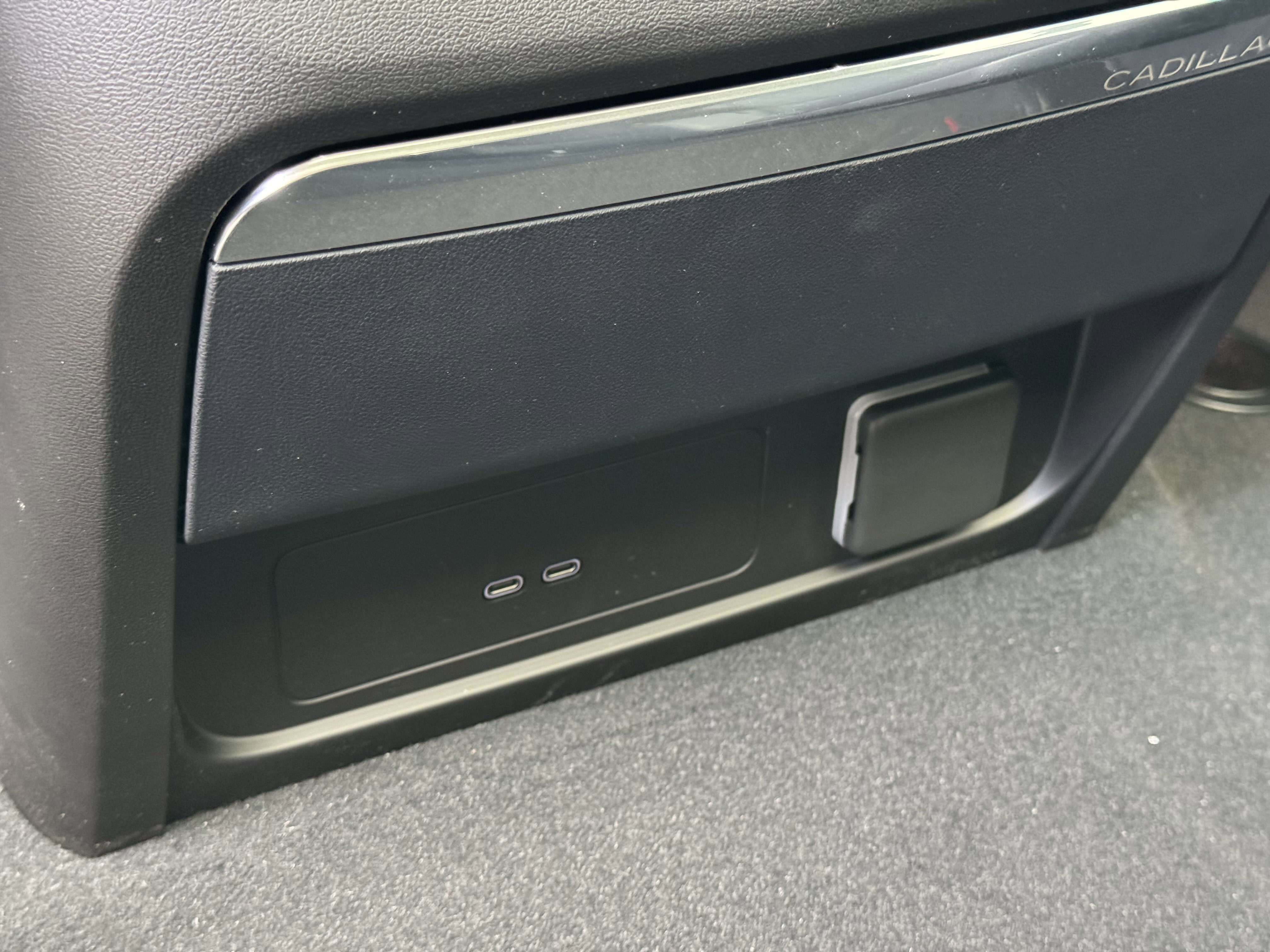 2025 Cadillac ESCALADE IQ Sport 1