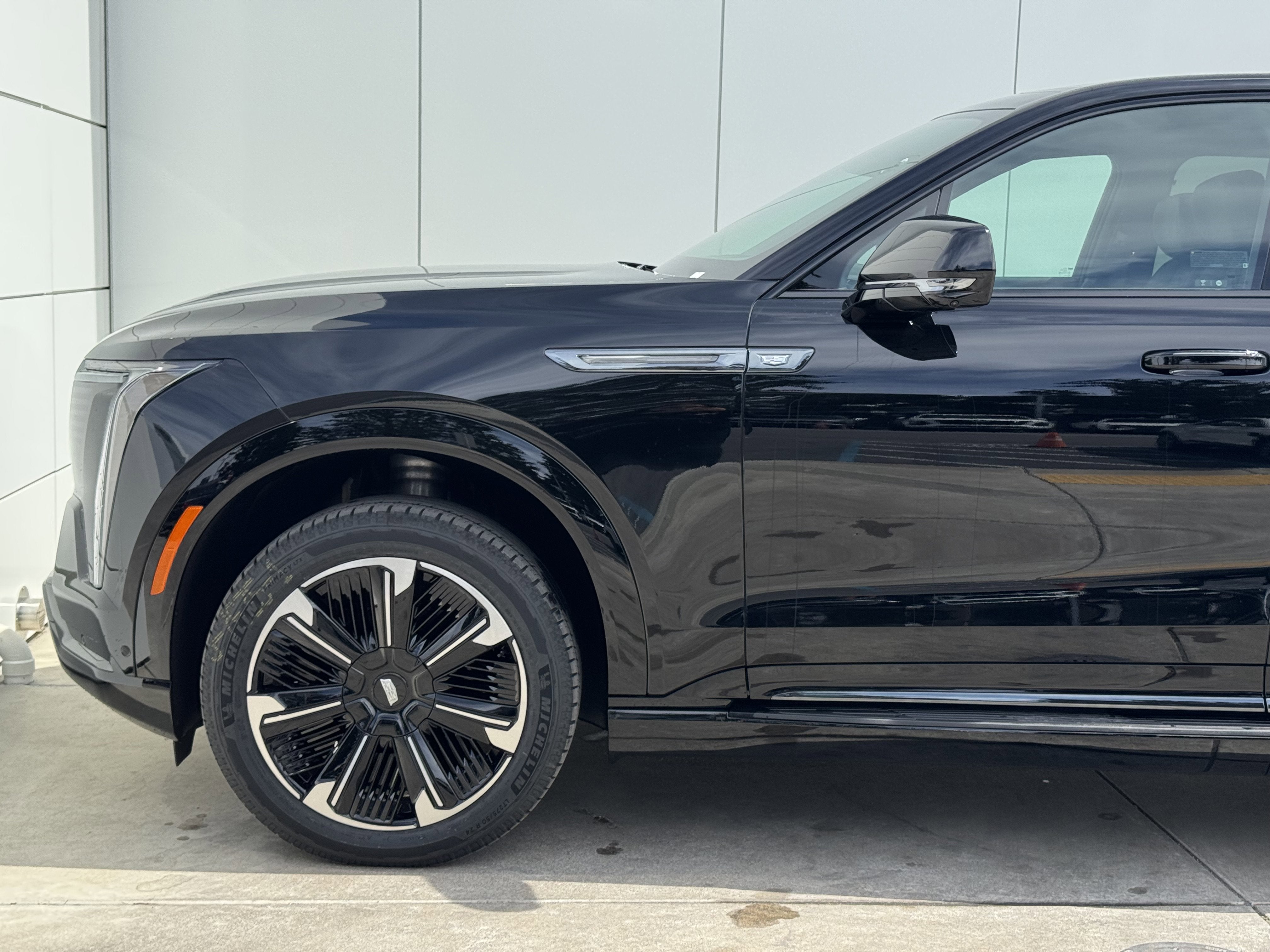 2025 Cadillac ESCALADE IQ Sport 1