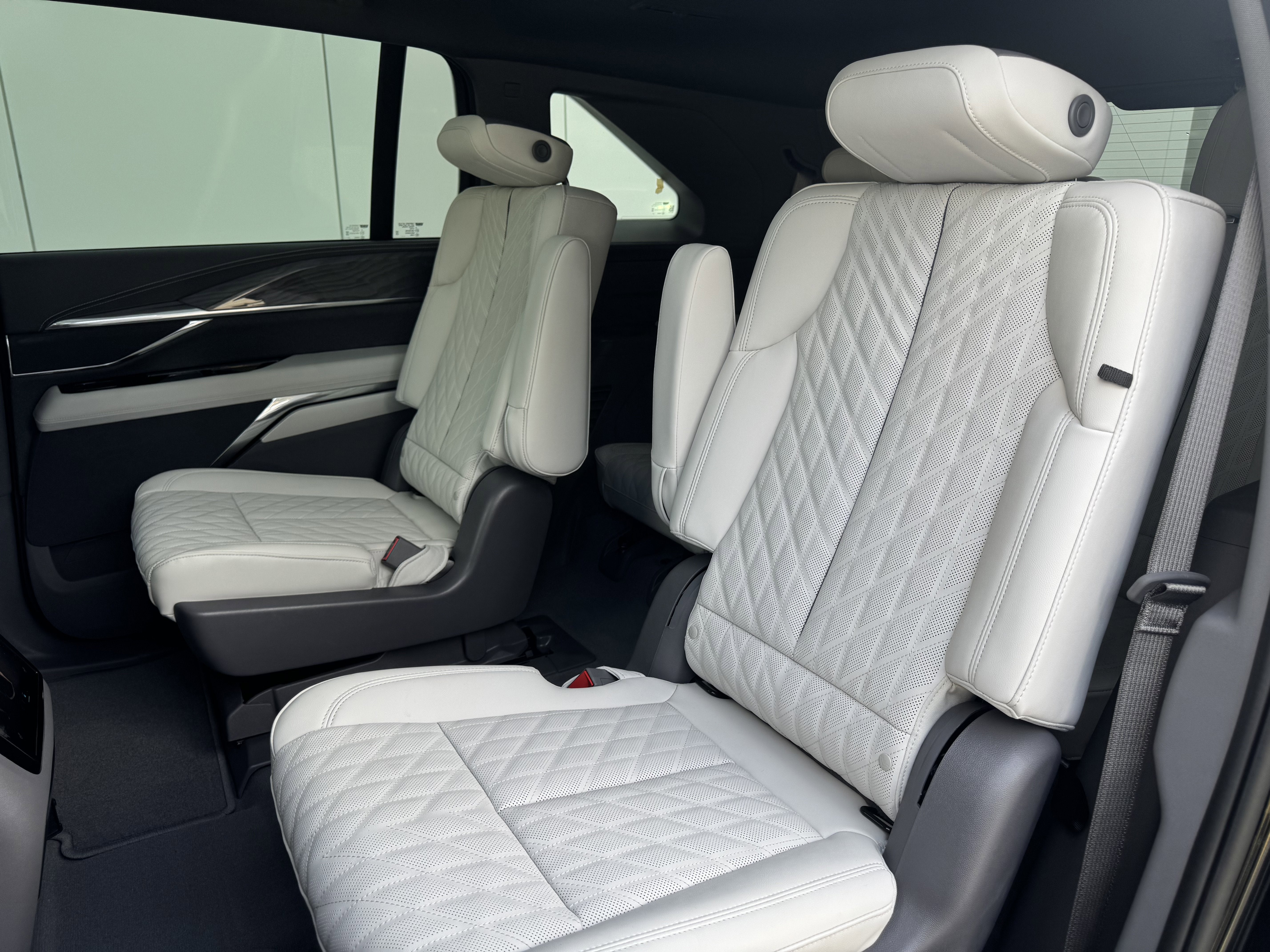 2025 Cadillac ESCALADE IQ Sport 1