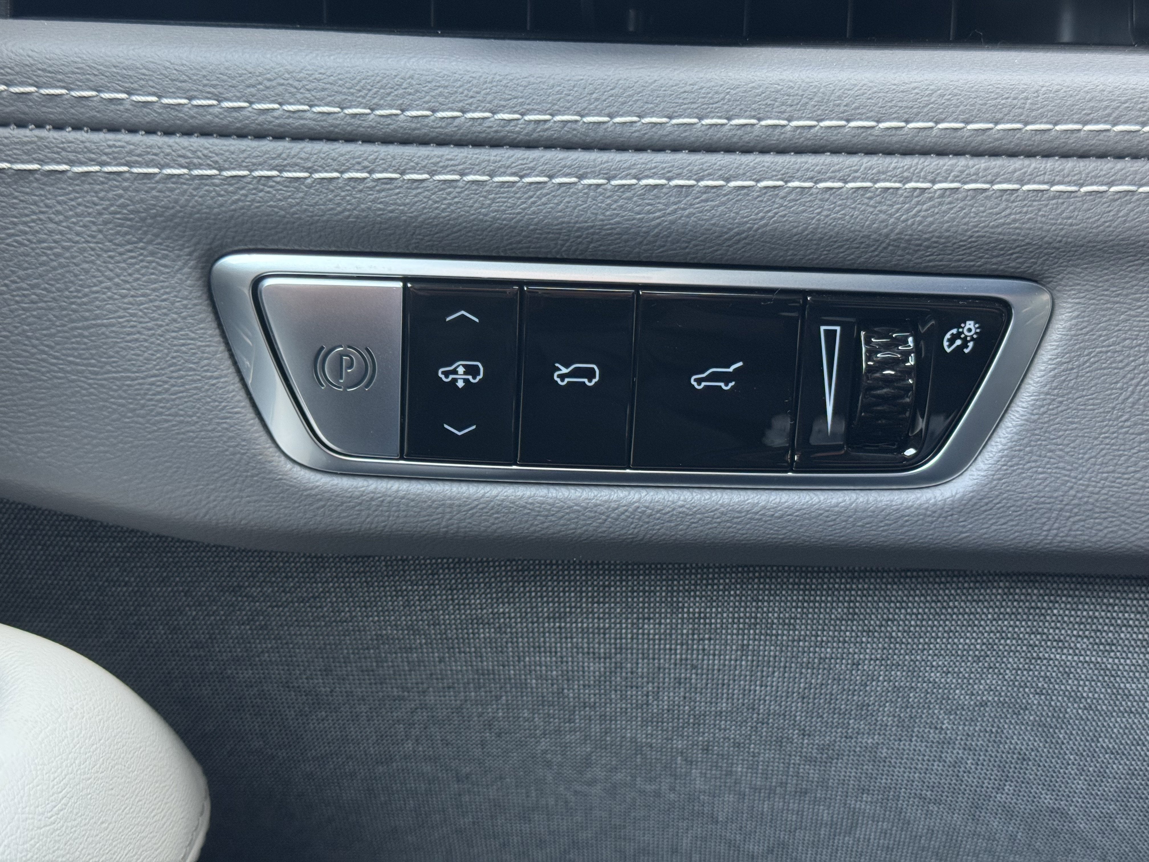 2025 Cadillac ESCALADE IQ Sport 1