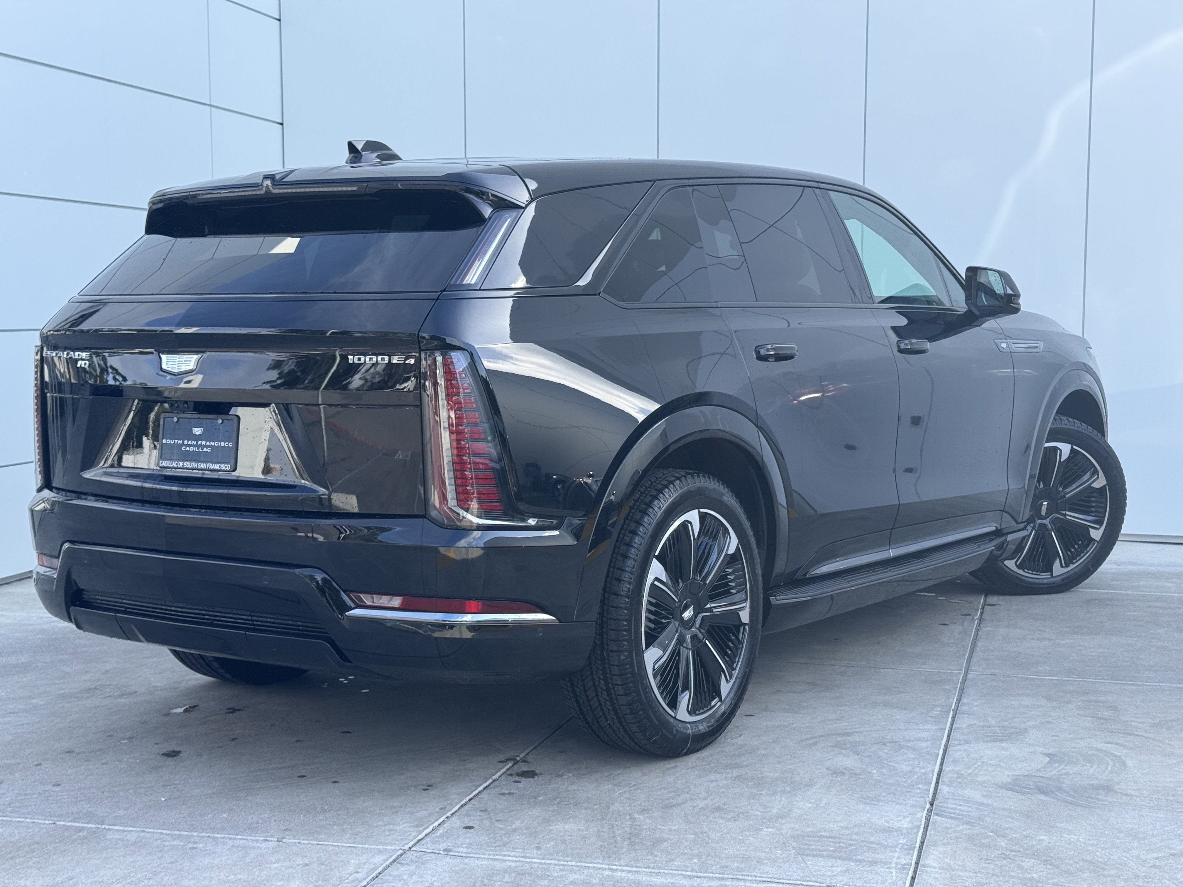 2025 Cadillac ESCALADE IQ Sport 1