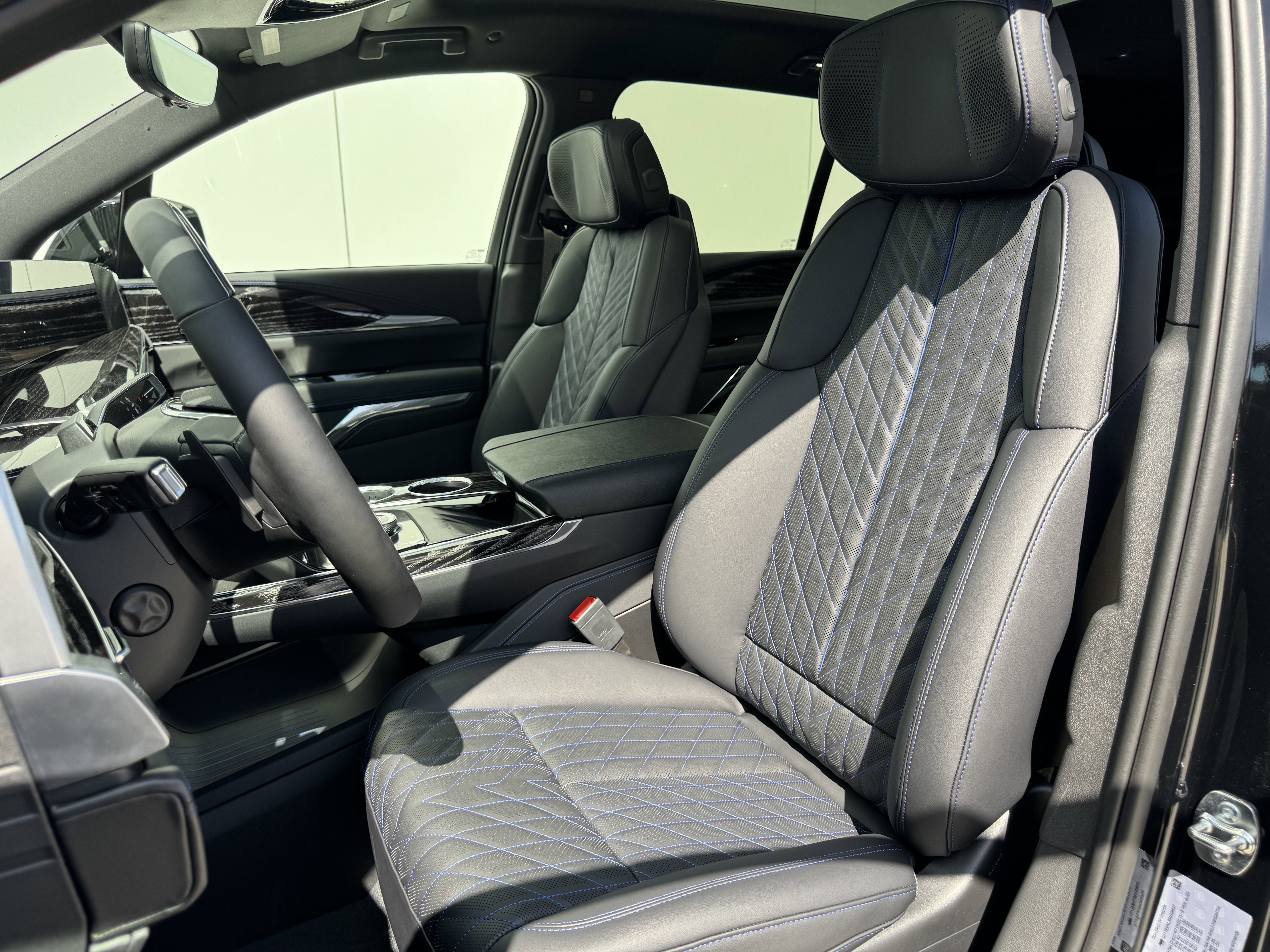 2025 Cadillac ESCALADE IQ Sport 1