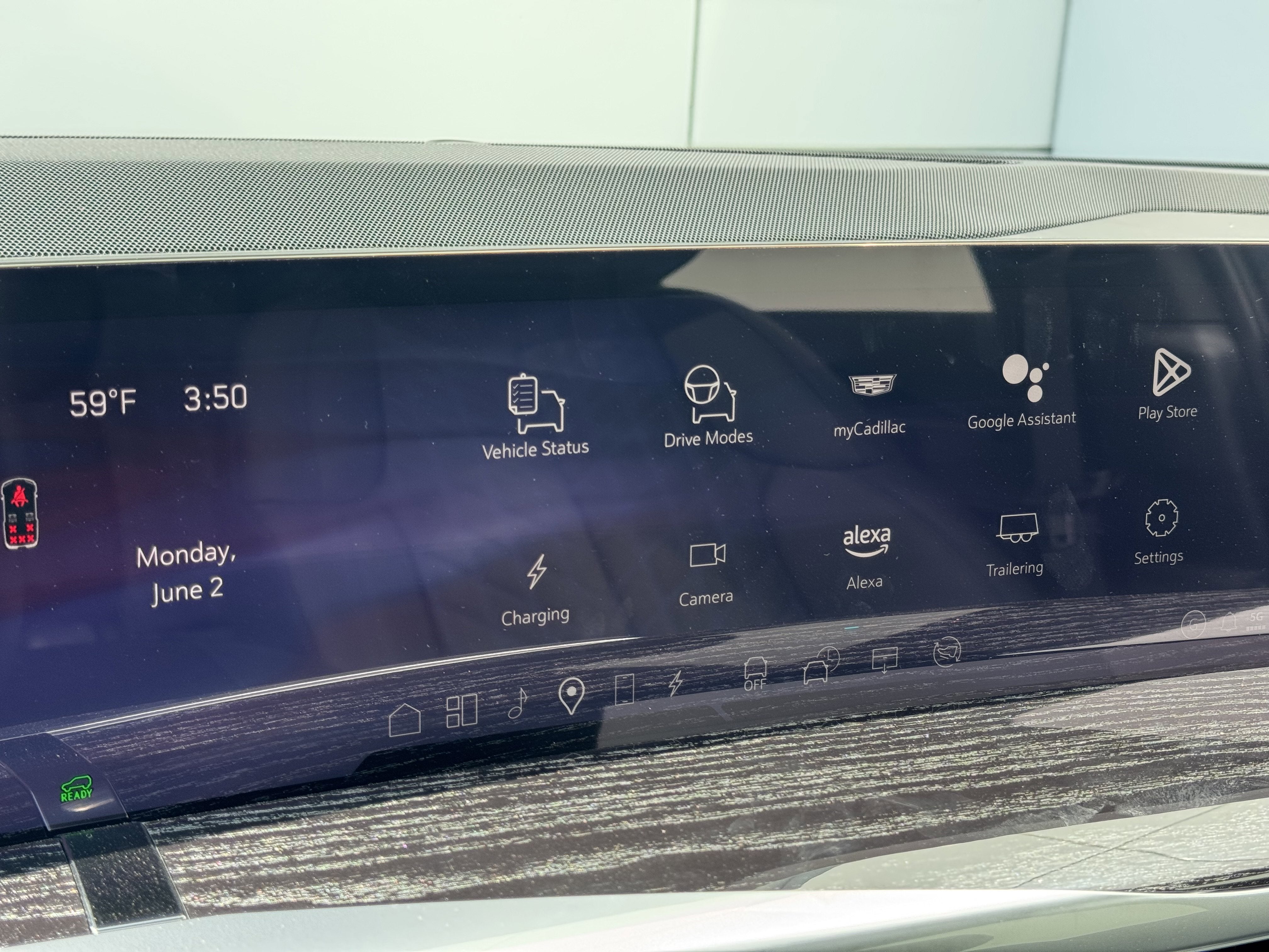 2025 Cadillac ESCALADE IQ Sport 1