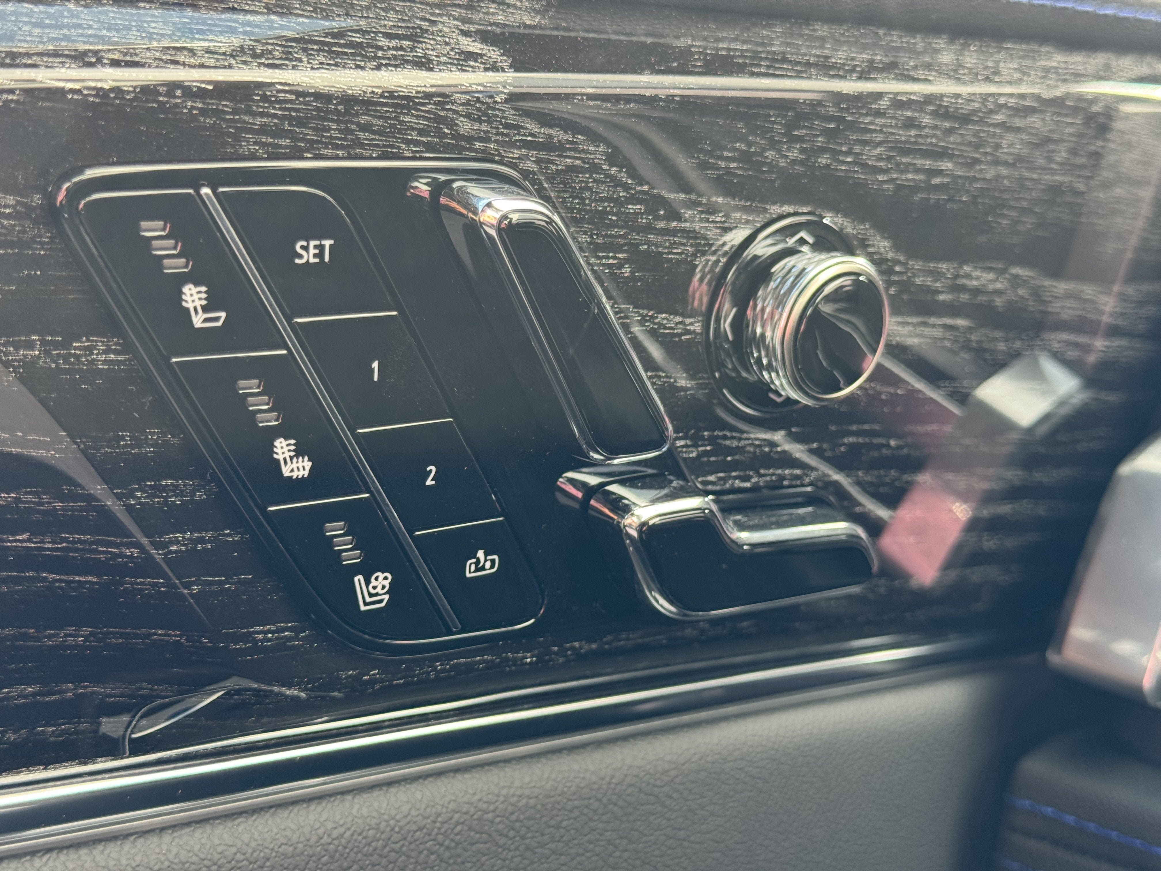 2025 Cadillac ESCALADE IQ Sport 1