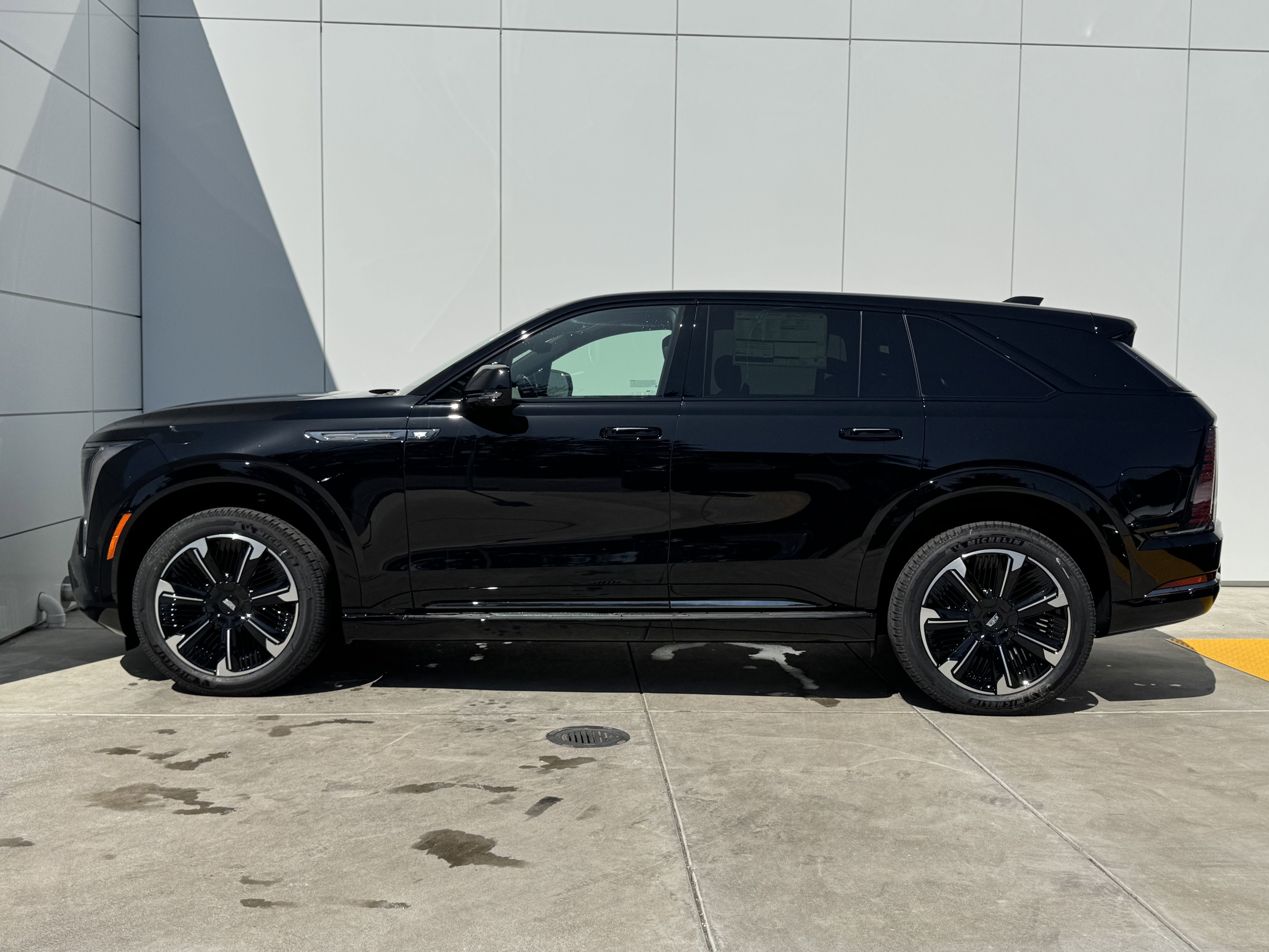 2025 Cadillac ESCALADE IQ Sport 1