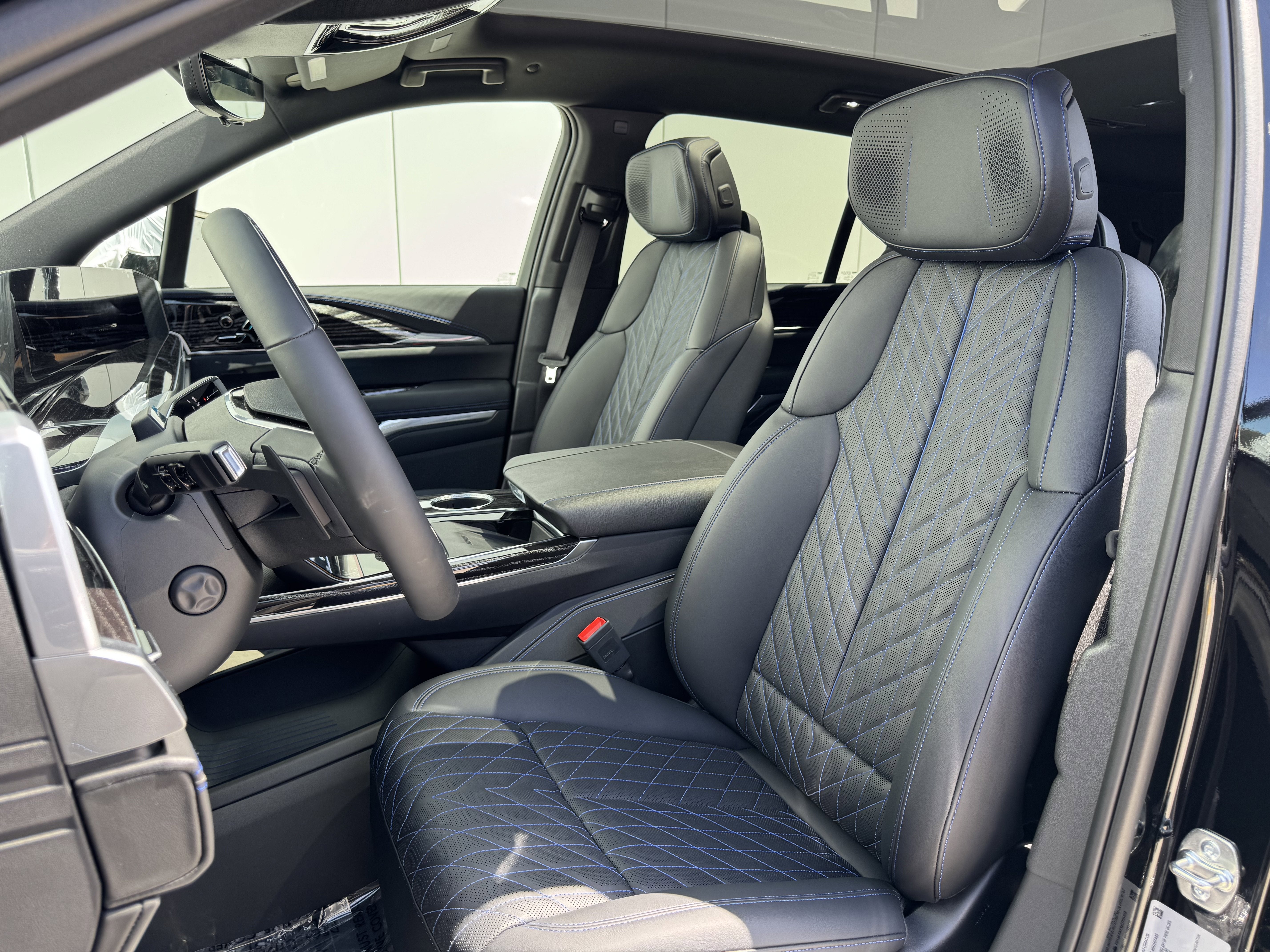 2025 Cadillac ESCALADE IQ Sport 1