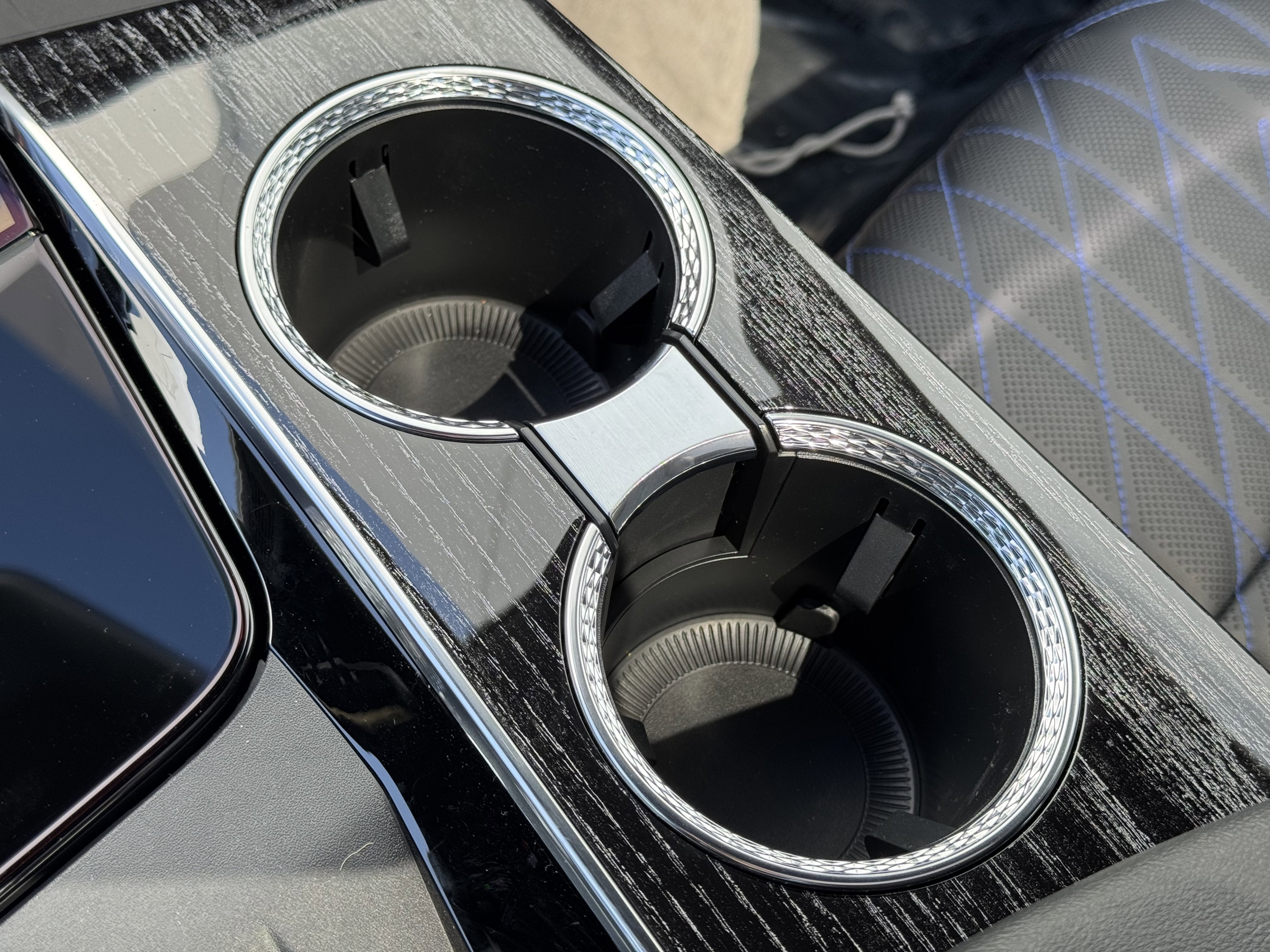 2025 Cadillac ESCALADE IQ Sport 1