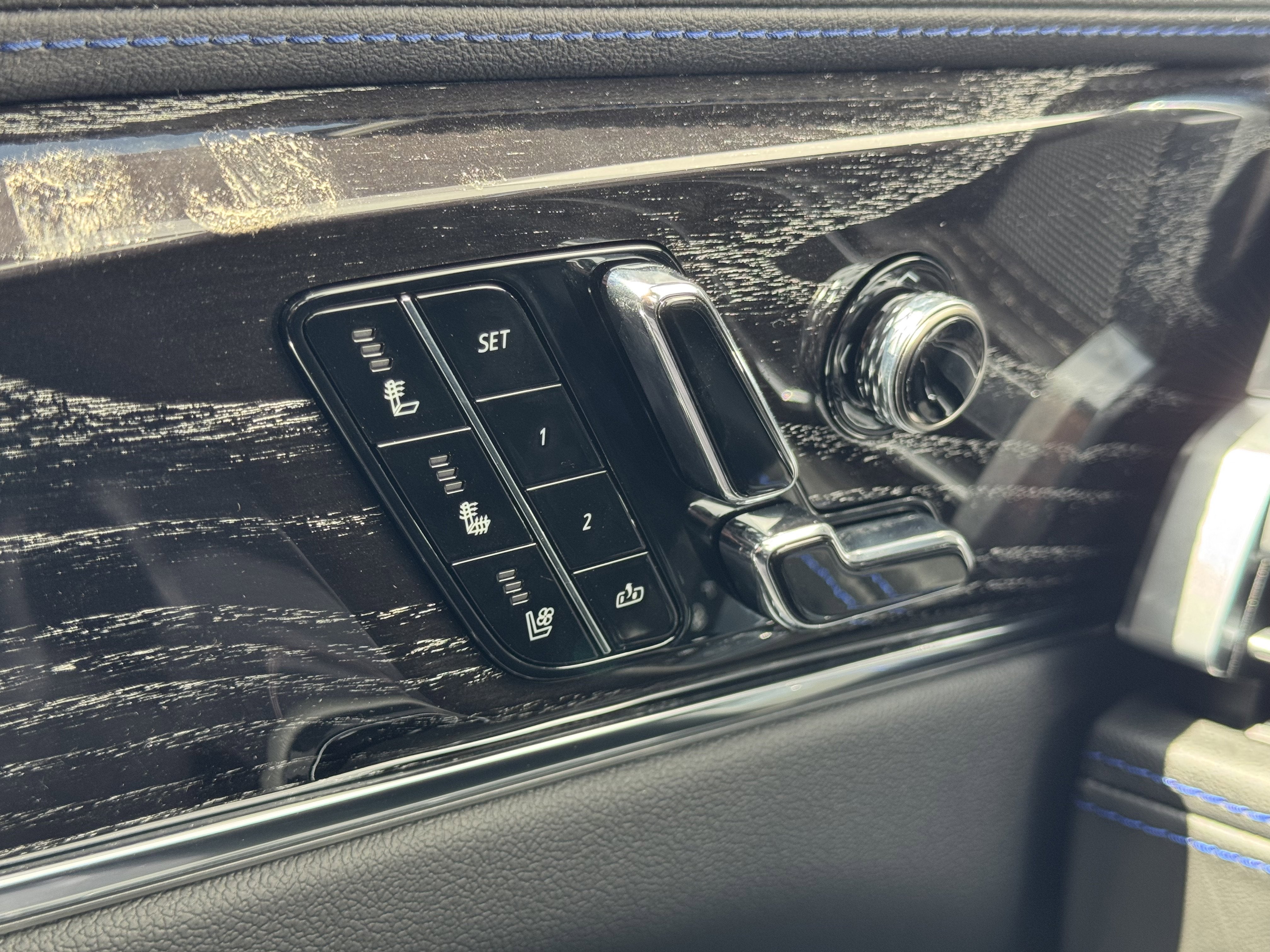 2025 Cadillac ESCALADE IQ Sport 1