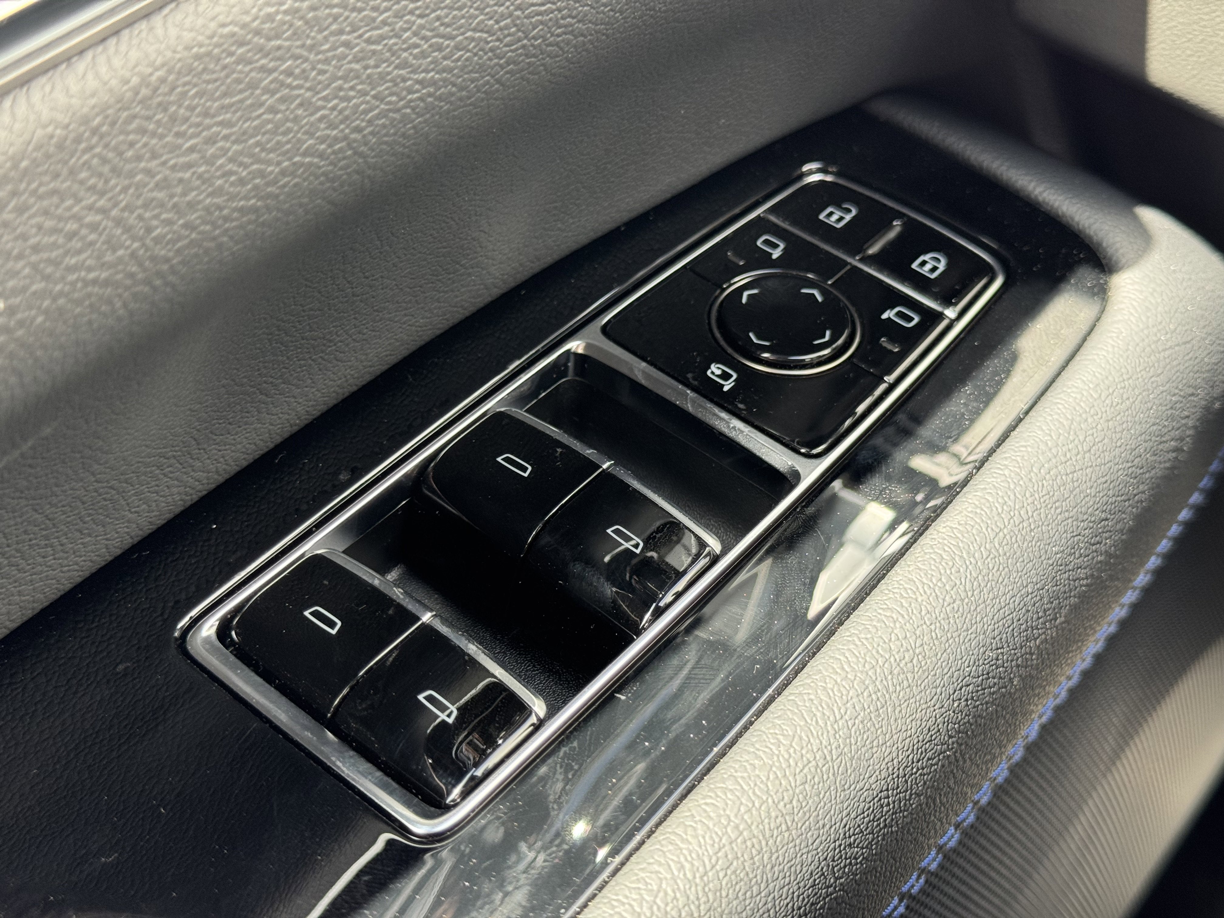 2025 Cadillac ESCALADE IQ Sport 1