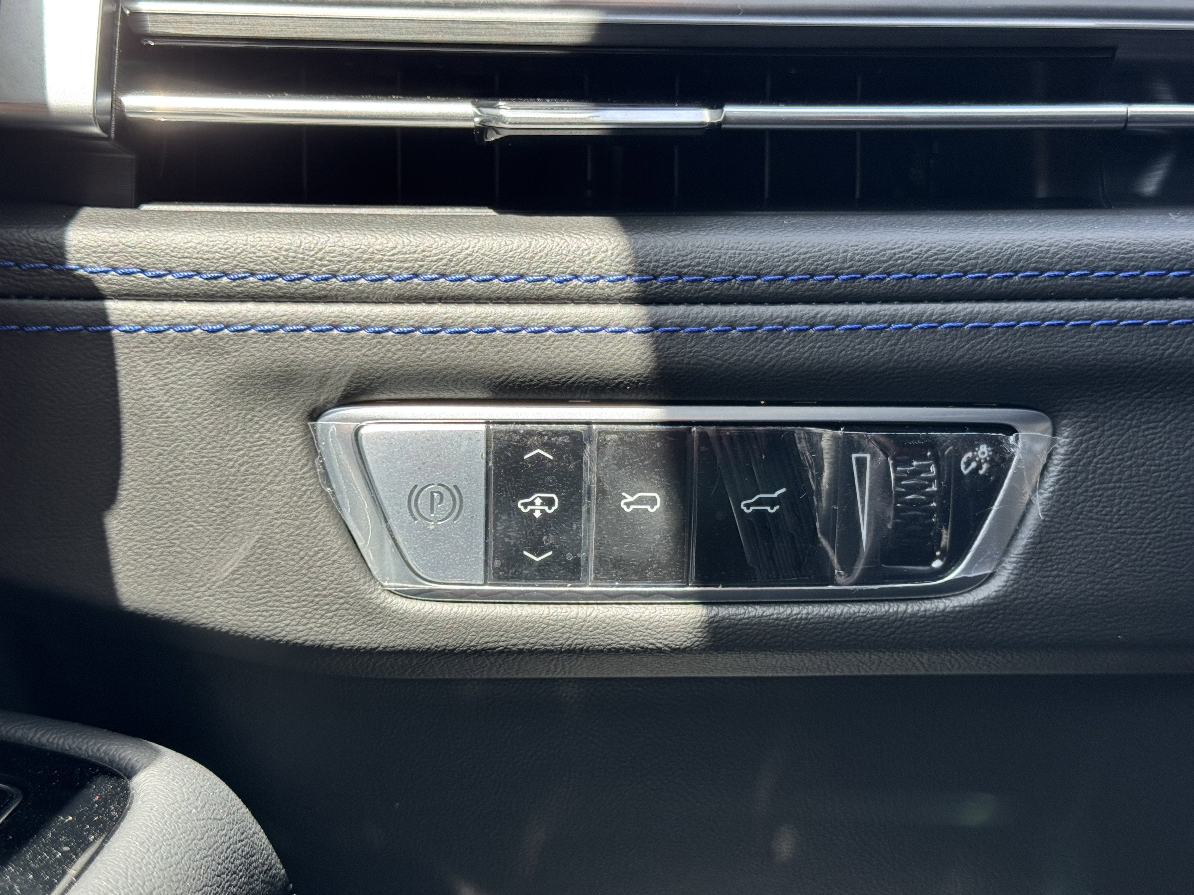 2025 Cadillac ESCALADE IQ Sport 1