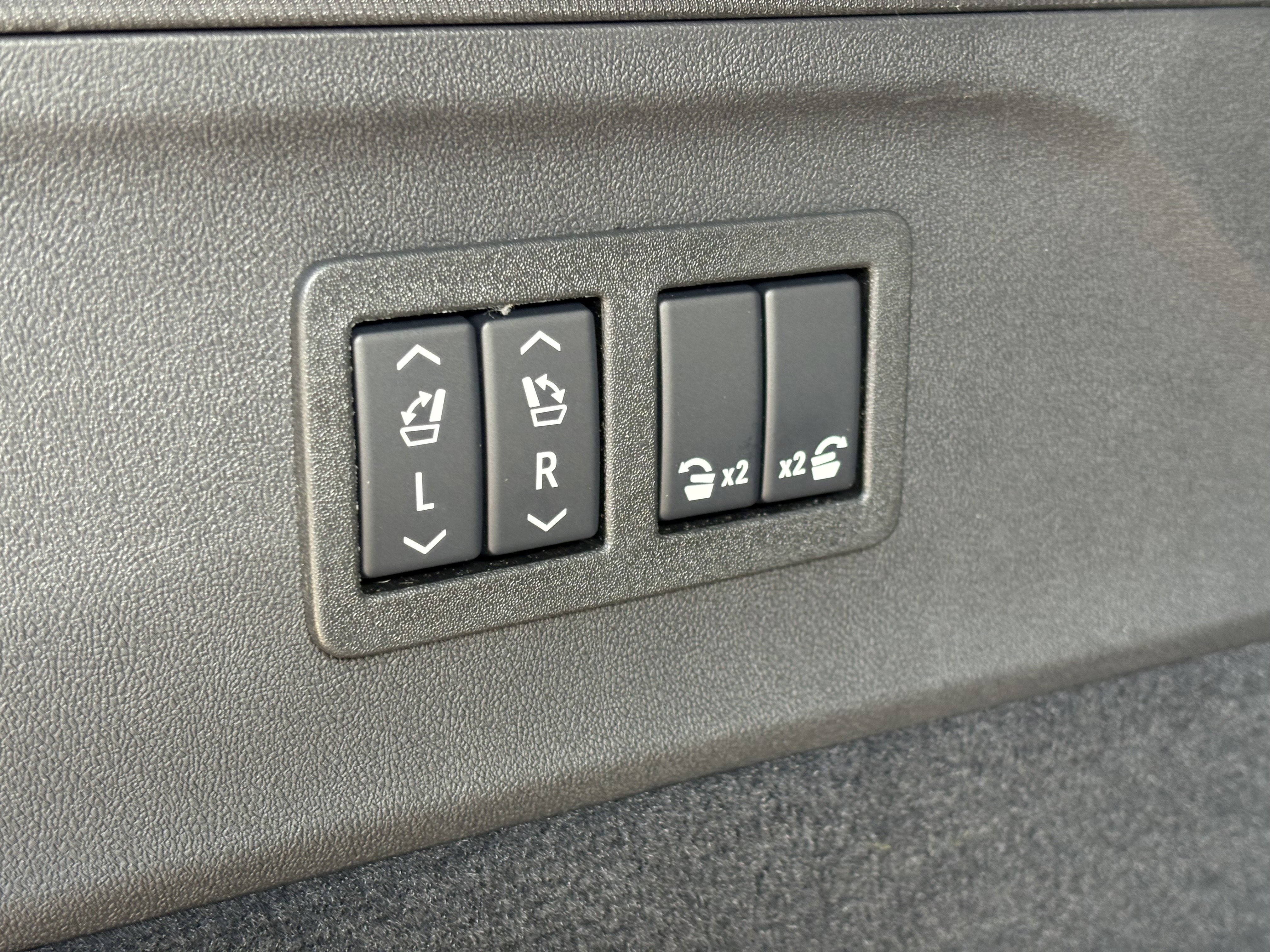 2026 Cadillac ESCALADE IQ Sport