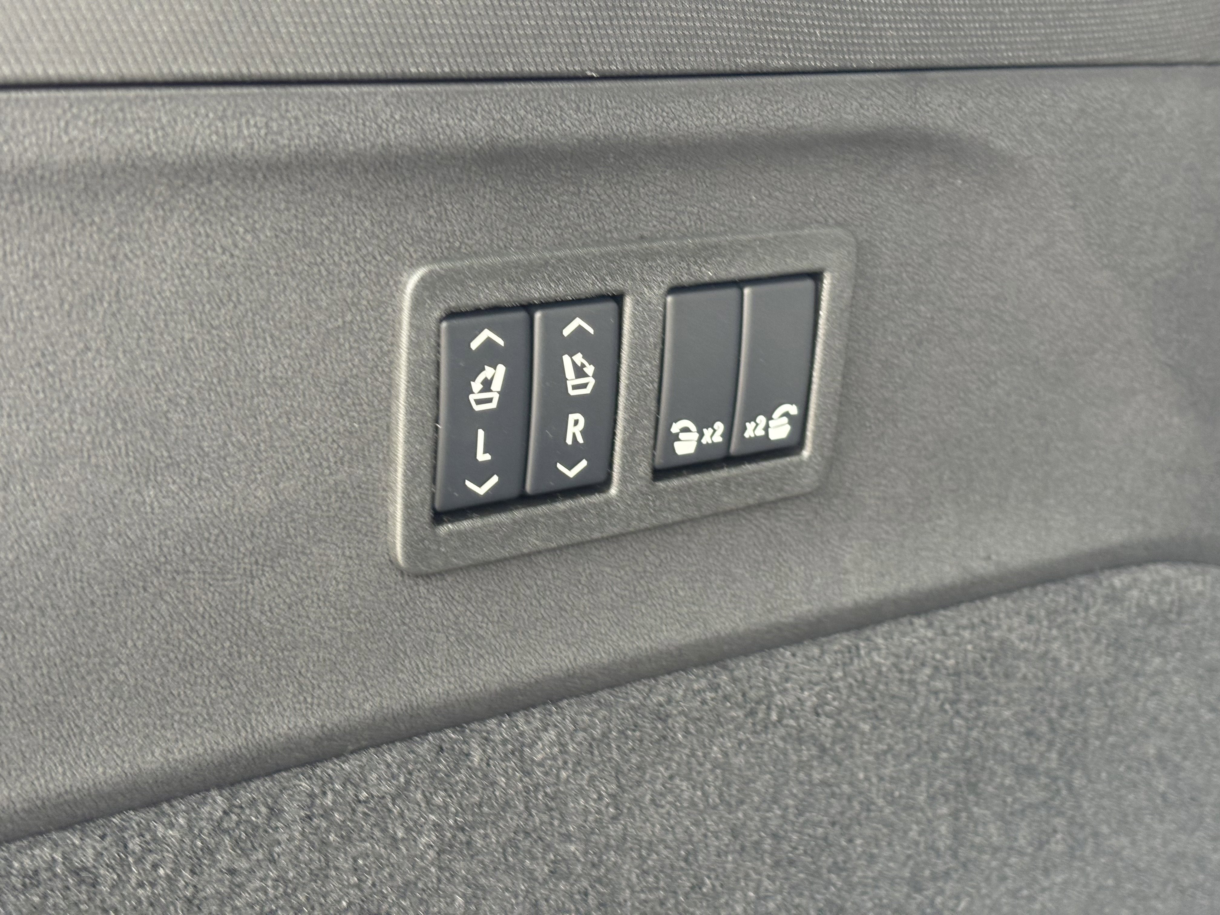 2026 Cadillac ESCALADE IQ Sport