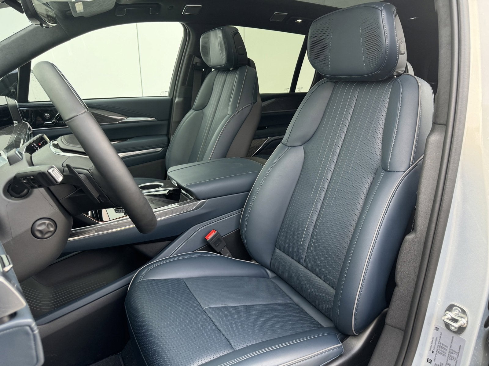 2025 Cadillac ESCALADE IQ Sport 2