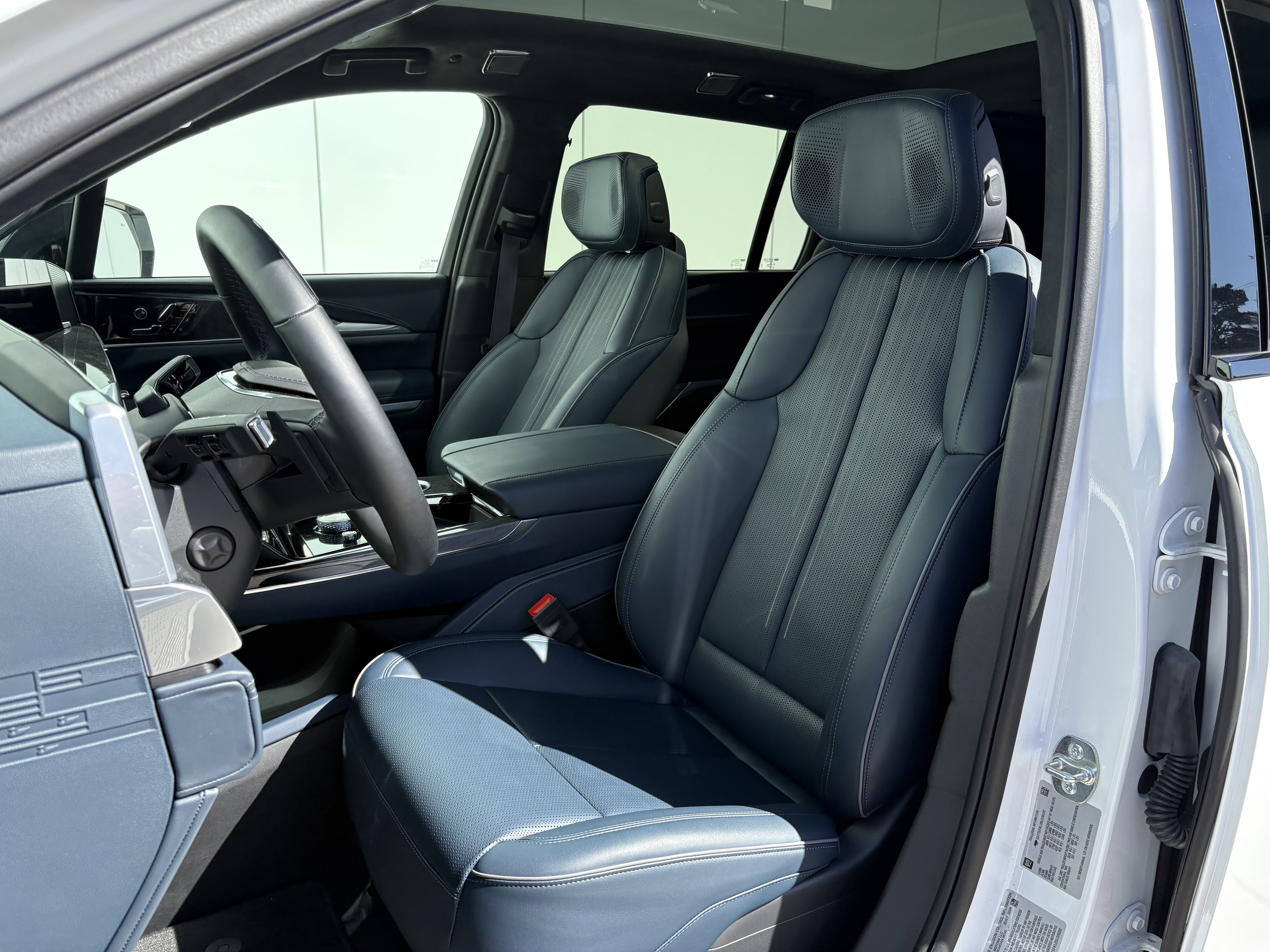 2025 Cadillac ESCALADE IQ Sport 2