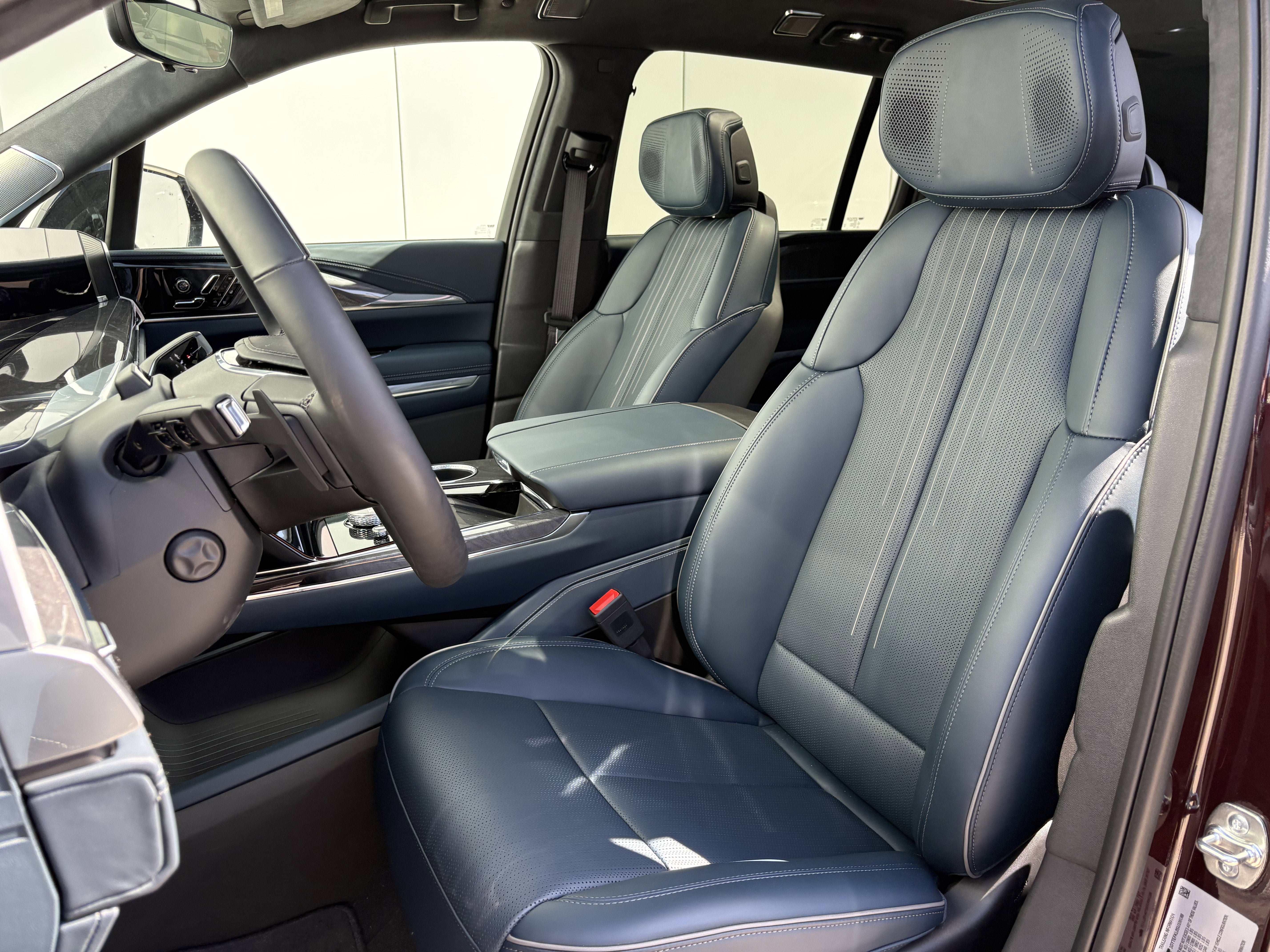 2025 Cadillac ESCALADE IQ Sport 2