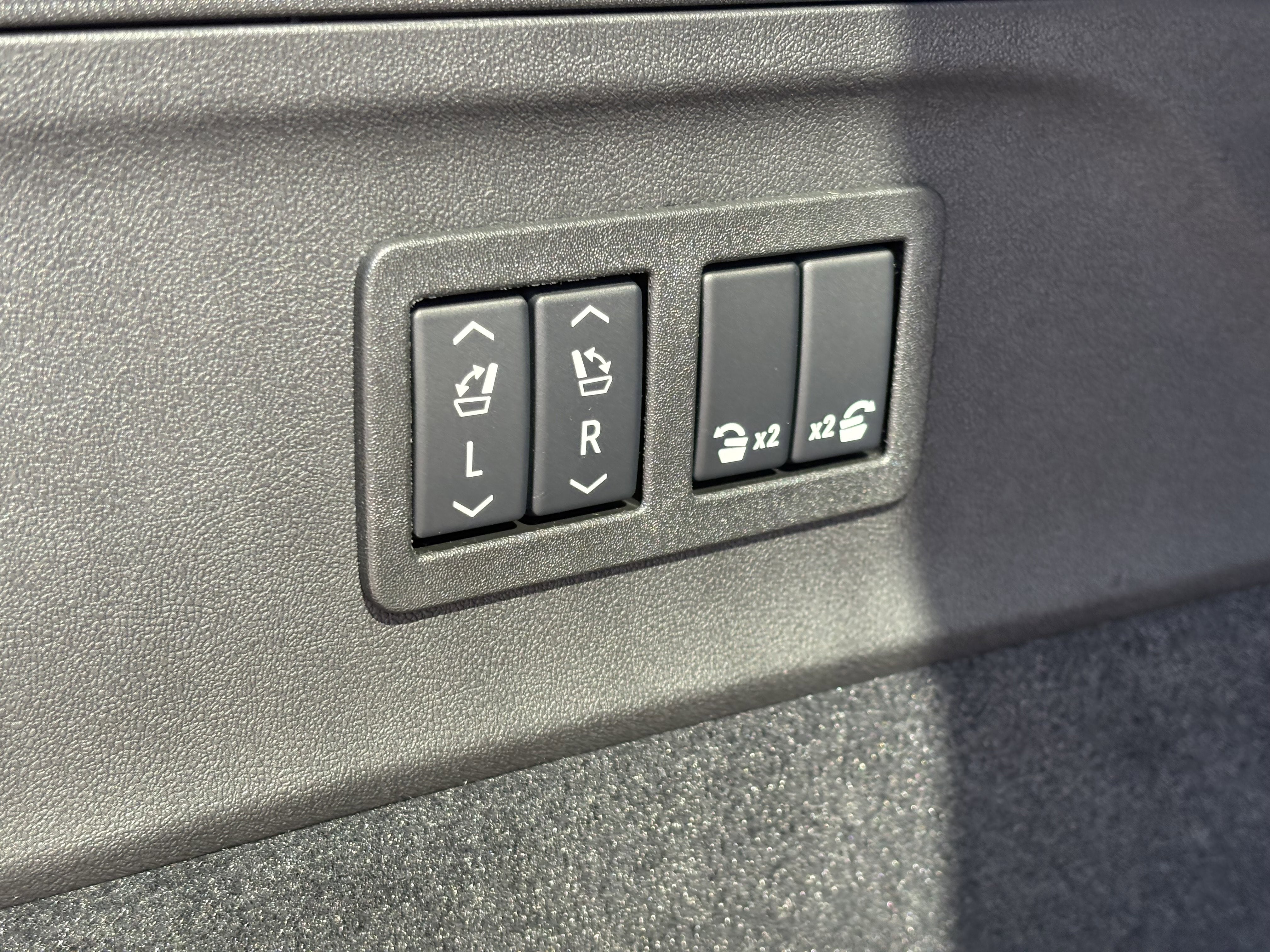 2026 Cadillac ESCALADE IQ Premium Sport