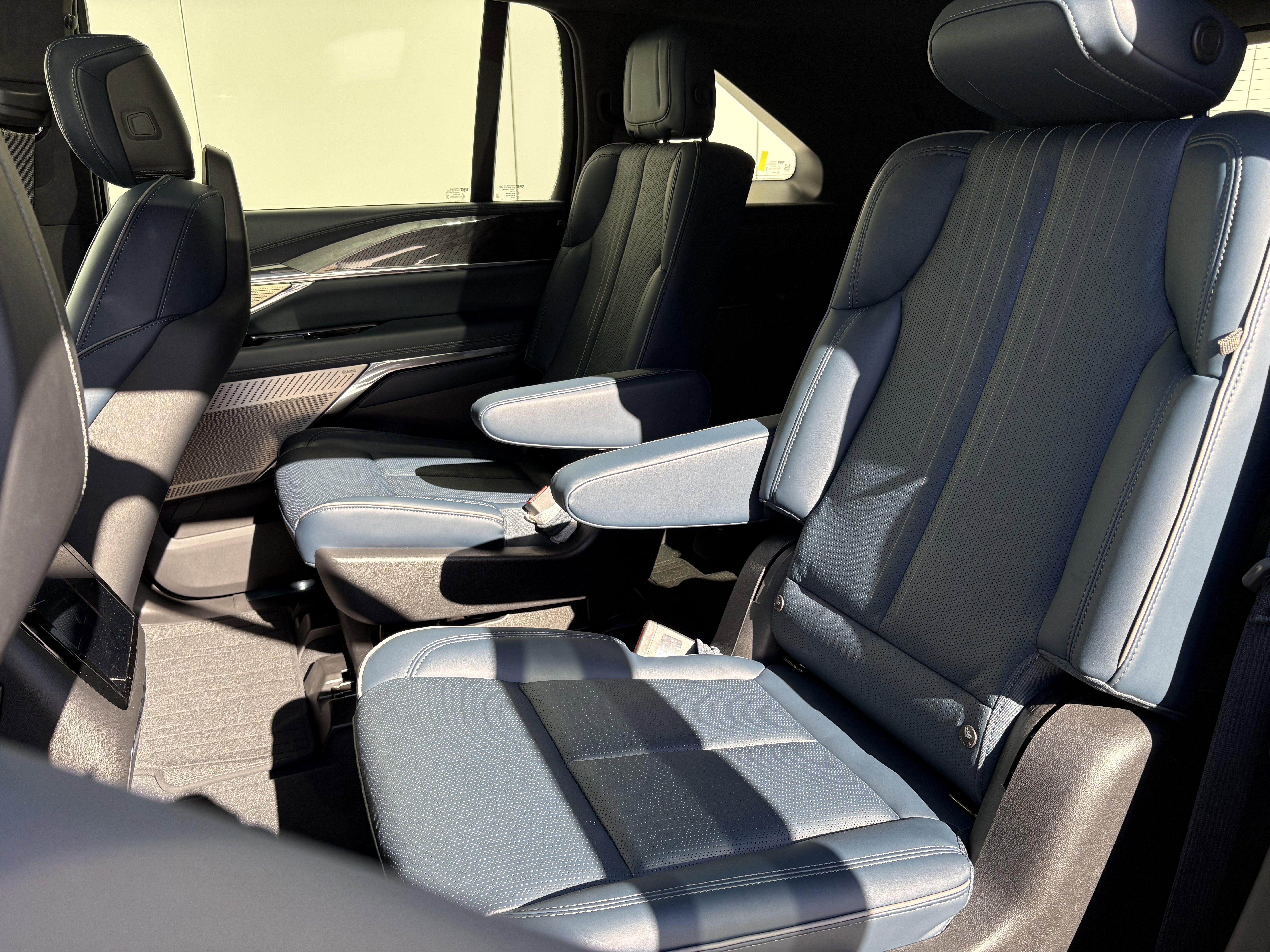 2026 Cadillac ESCALADE IQ Premium Sport