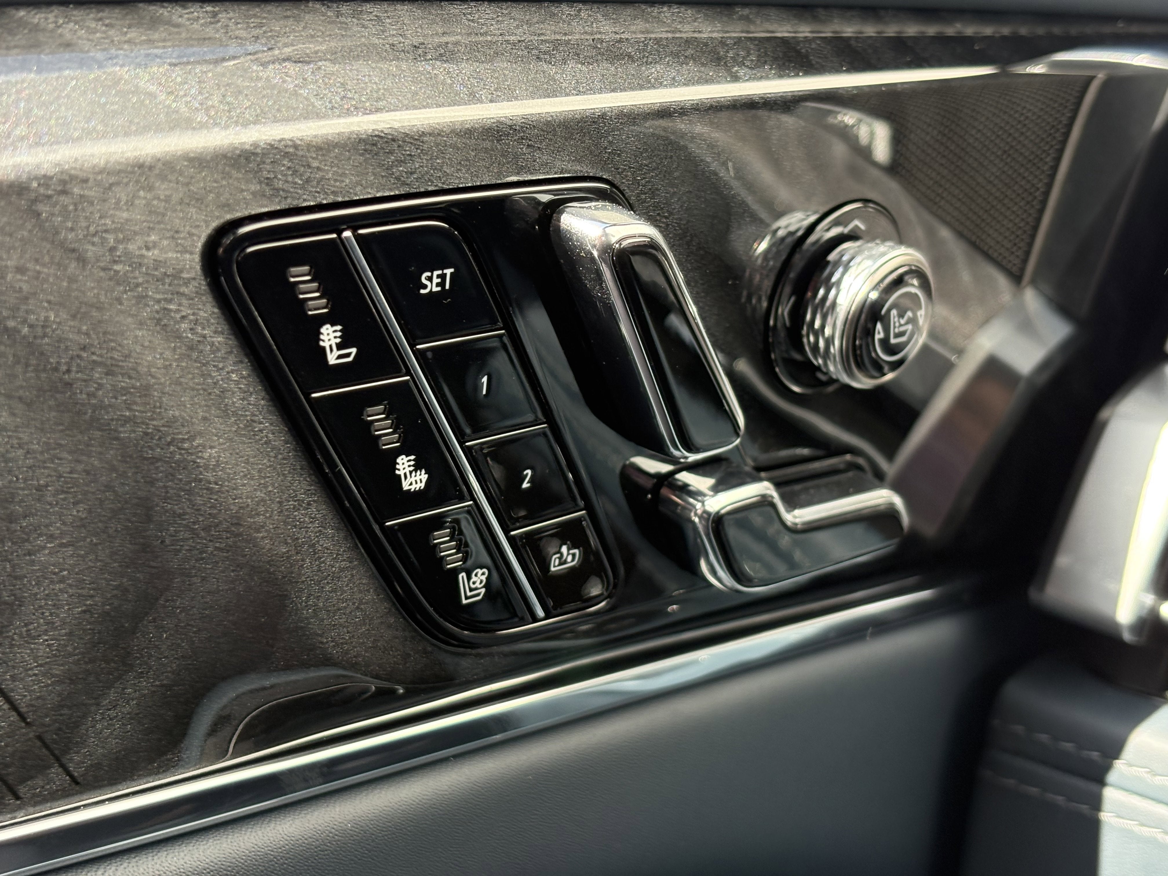 2025 Cadillac ESCALADE IQ Sport 2