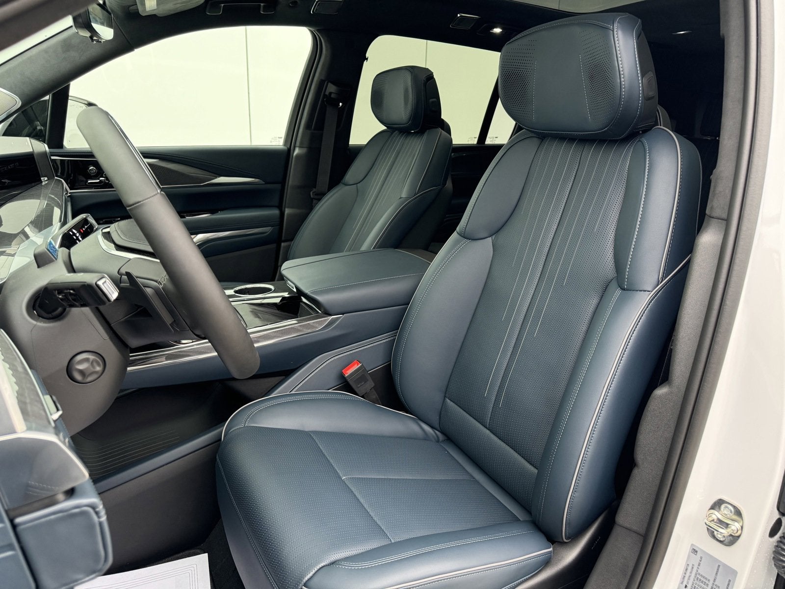 2025 Cadillac ESCALADE IQ Sport 2