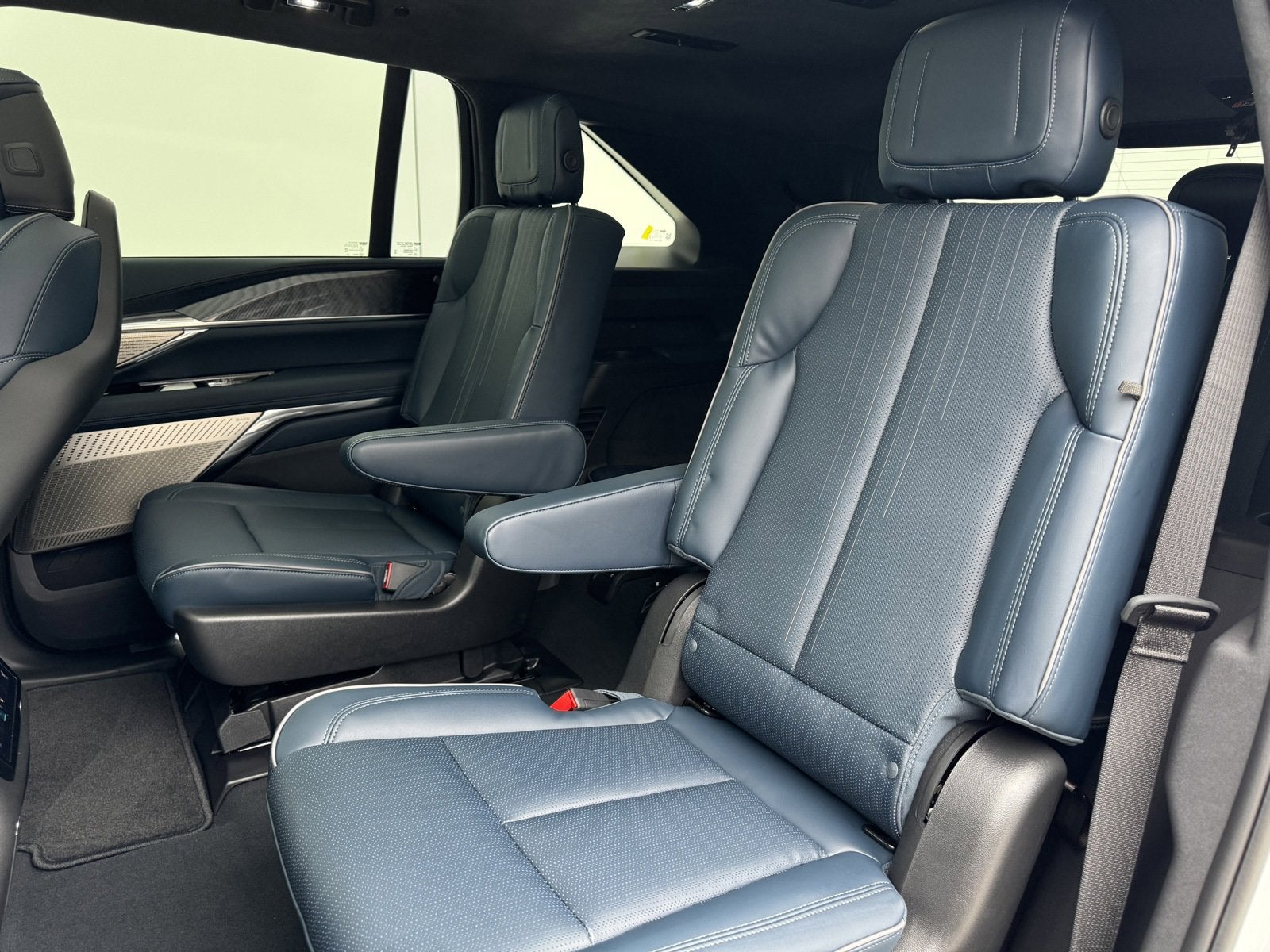 2025 Cadillac ESCALADE IQ Sport 2