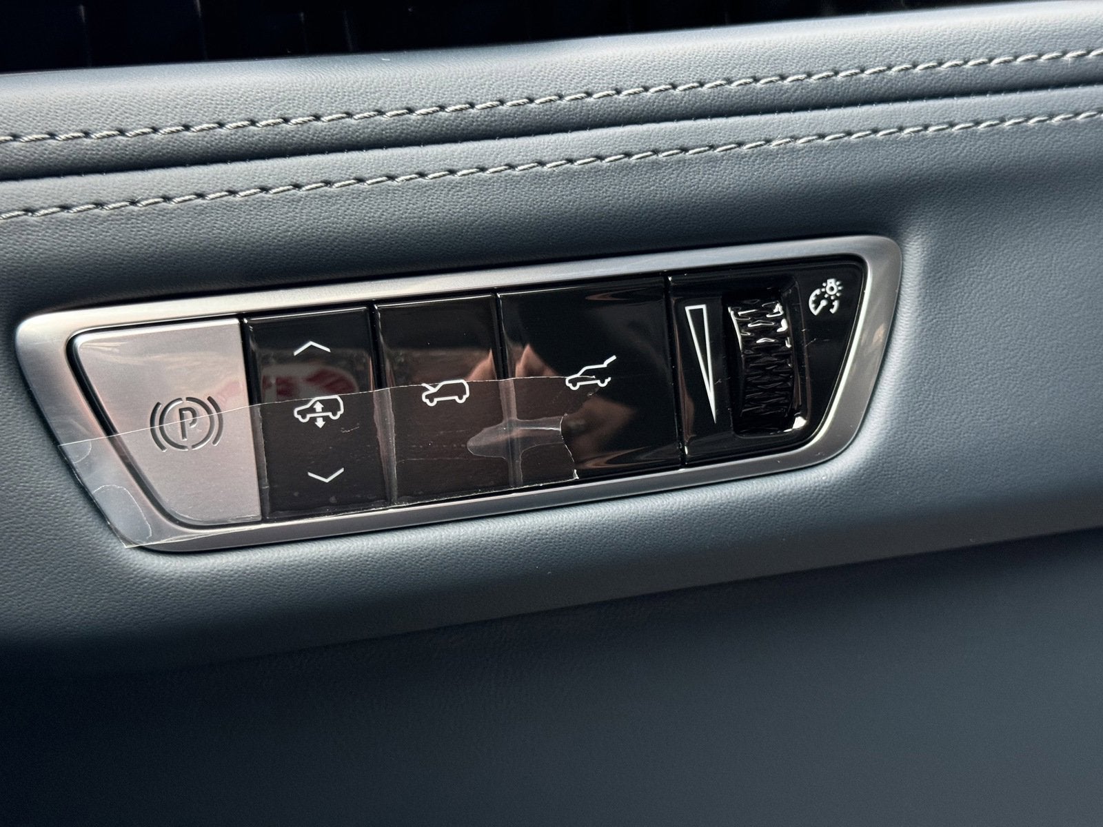 2025 Cadillac ESCALADE IQ Sport 2