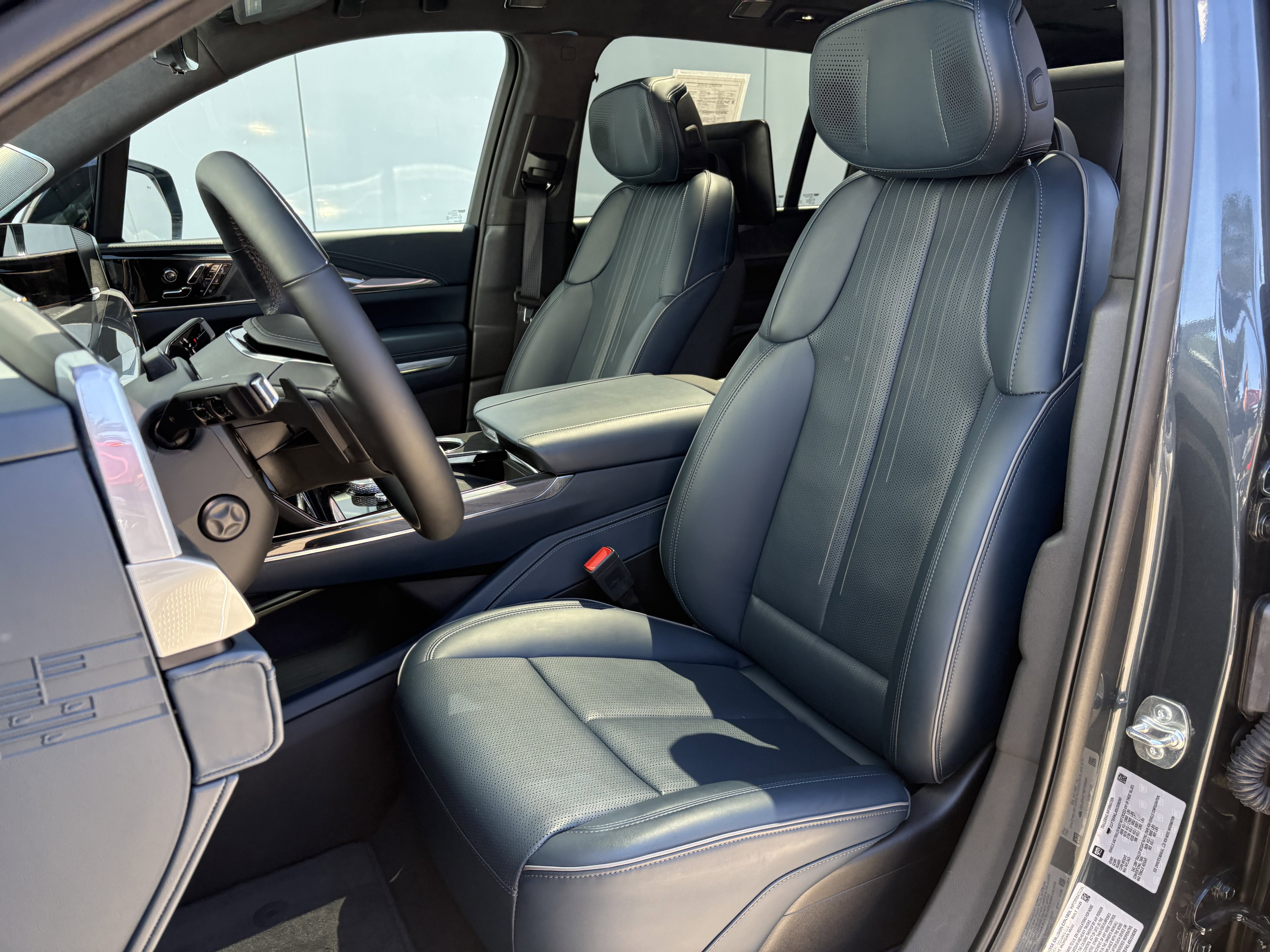 2025 Cadillac ESCALADE IQ Sport 2
