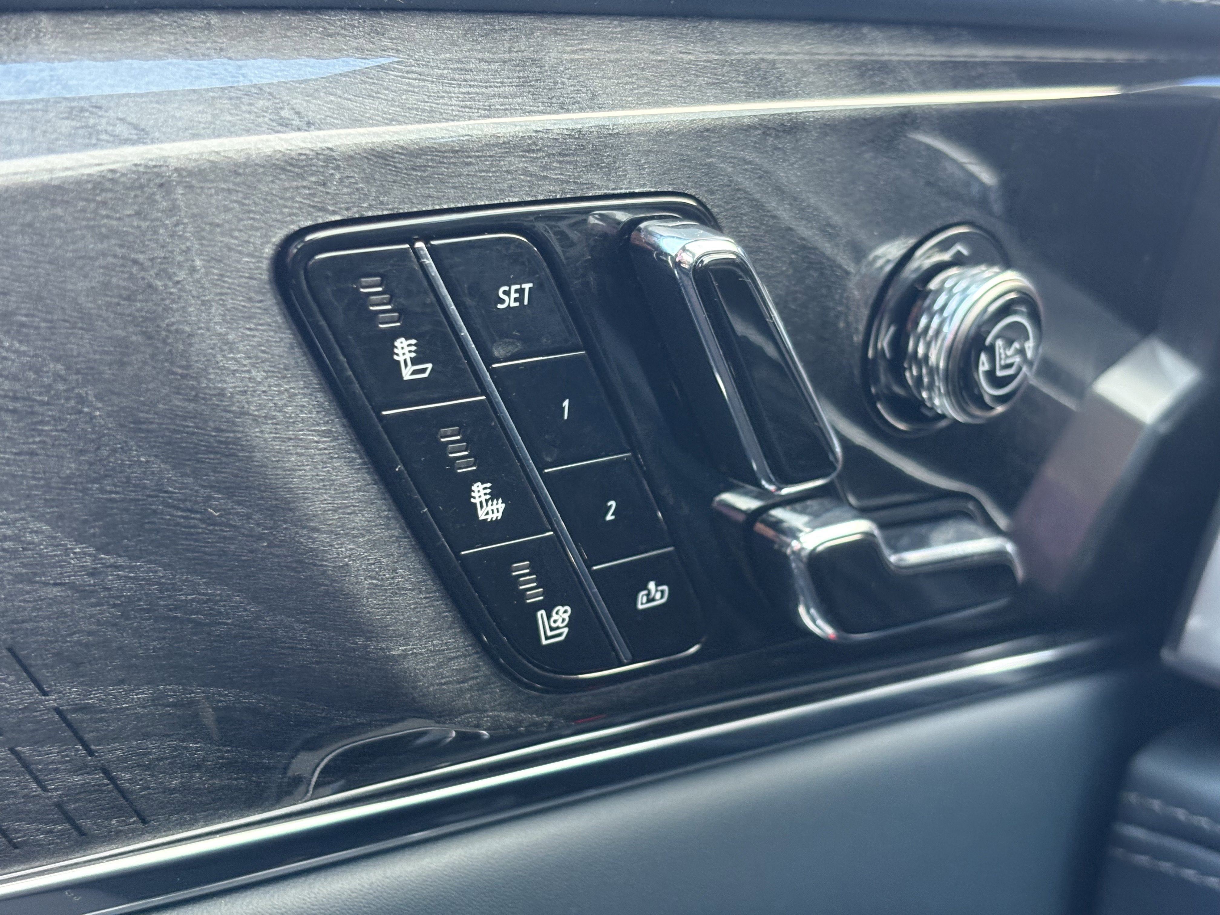 2025 Cadillac ESCALADE IQ Sport 2