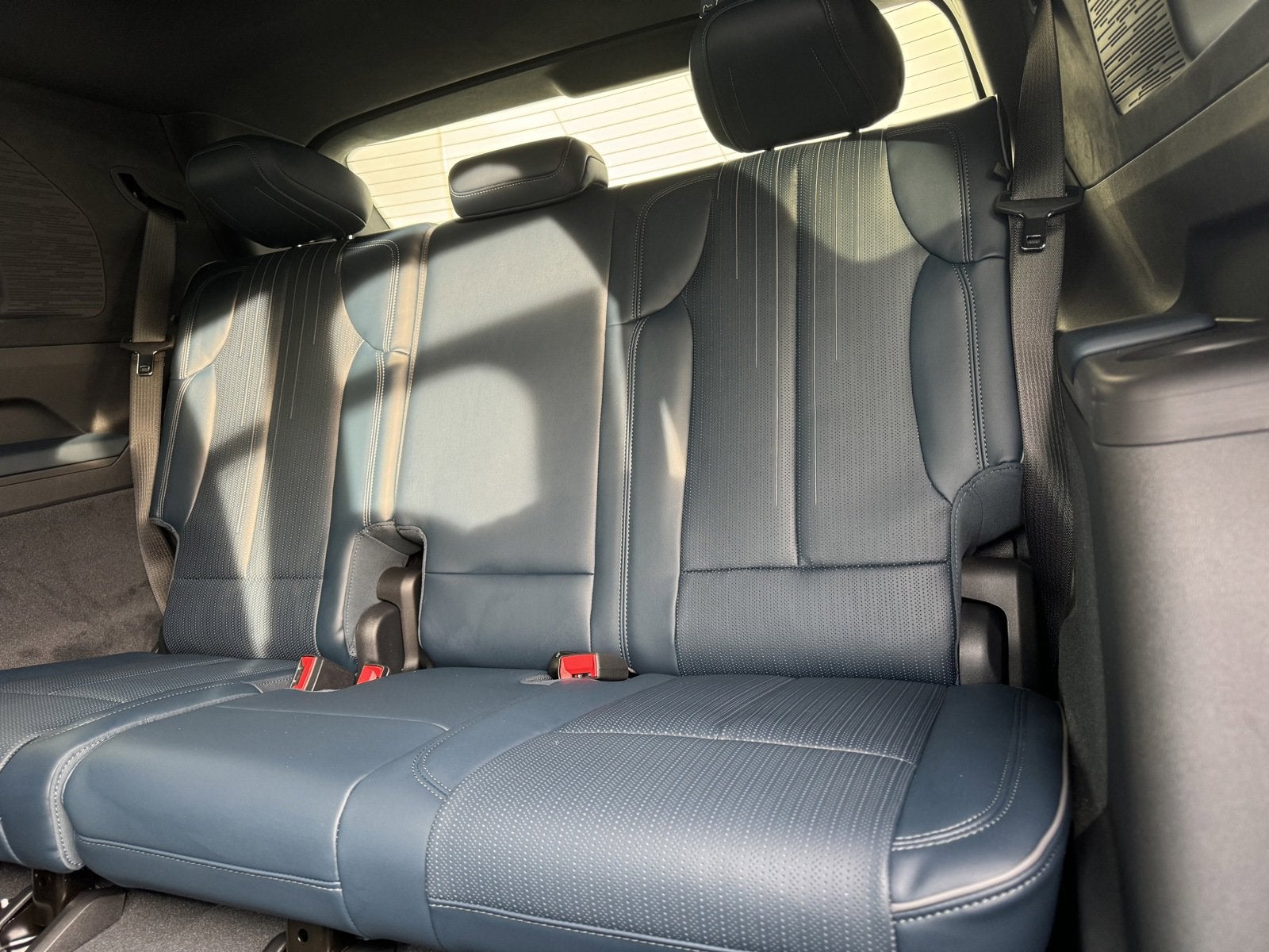 2025 Cadillac ESCALADE IQ Sport 2