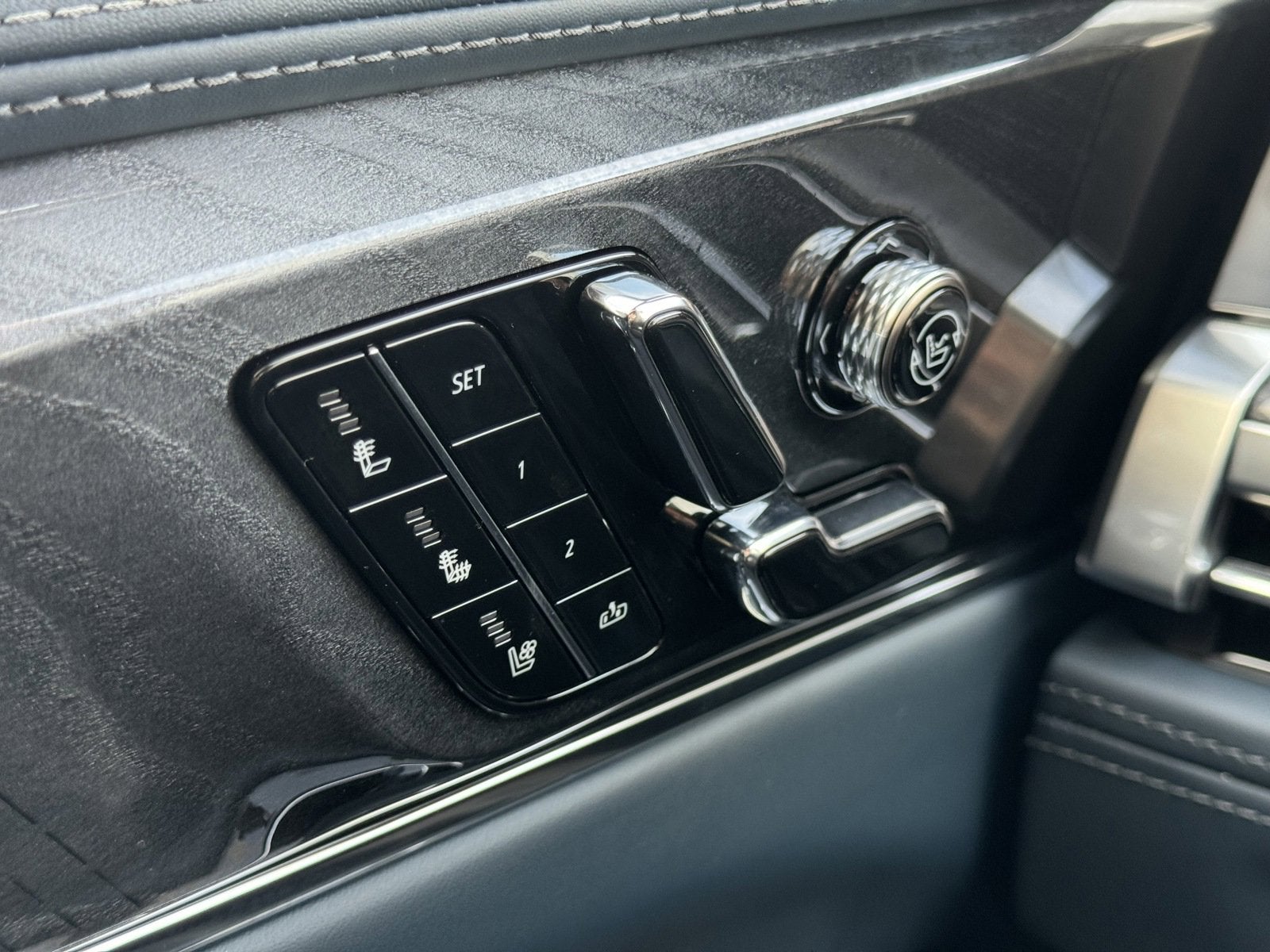 2025 Cadillac ESCALADE IQ Sport 2