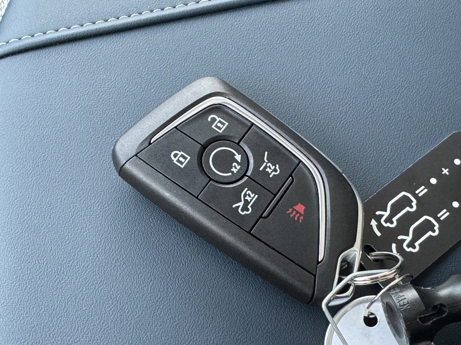 2025 Cadillac ESCALADE IQ Sport 2