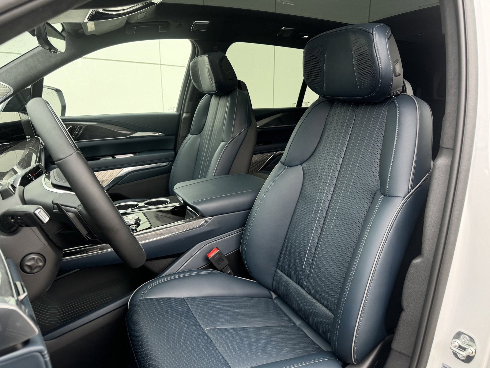 2025 Cadillac ESCALADE IQ Sport 2