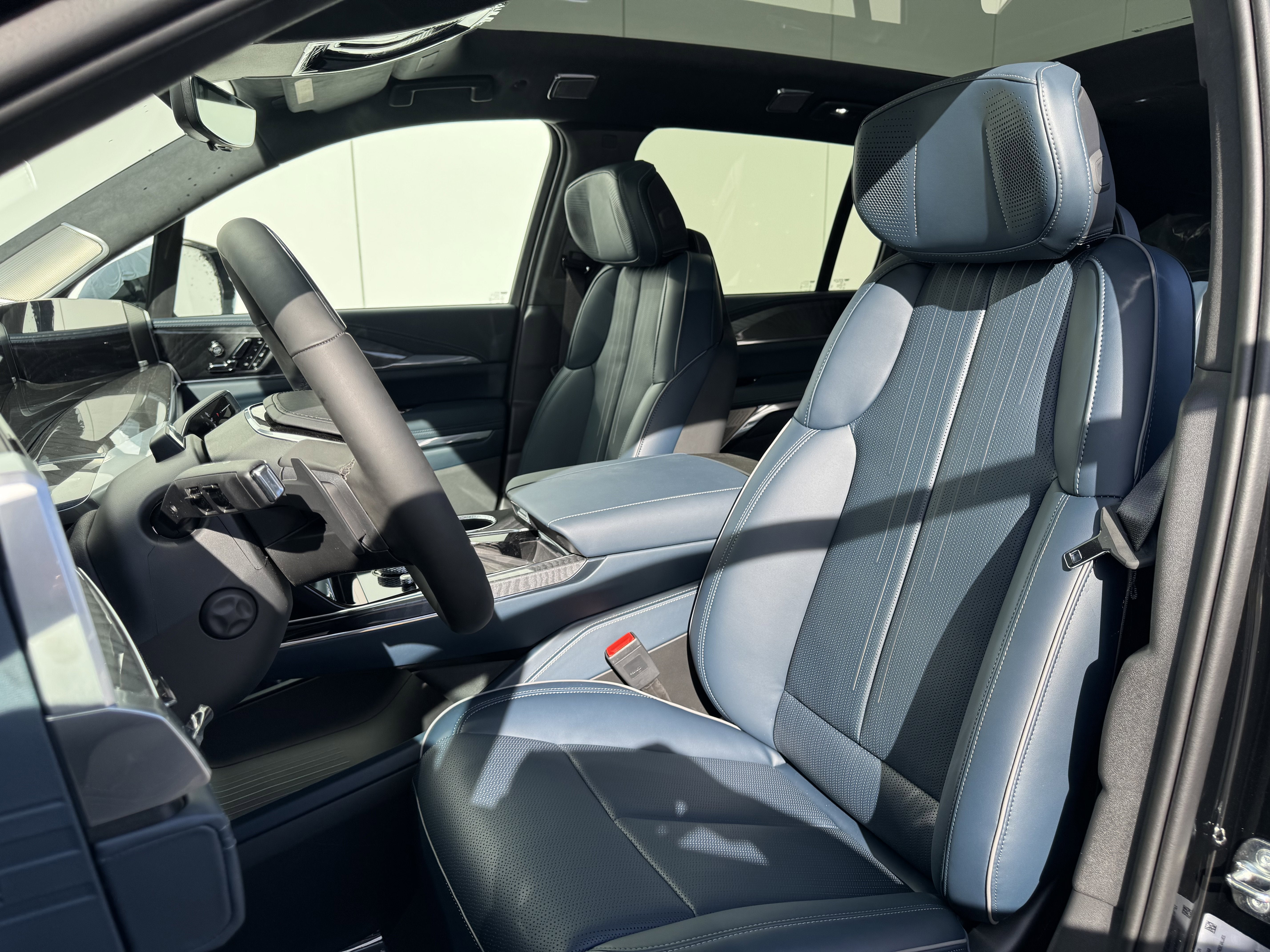 2025 Cadillac ESCALADE IQ Sport 2