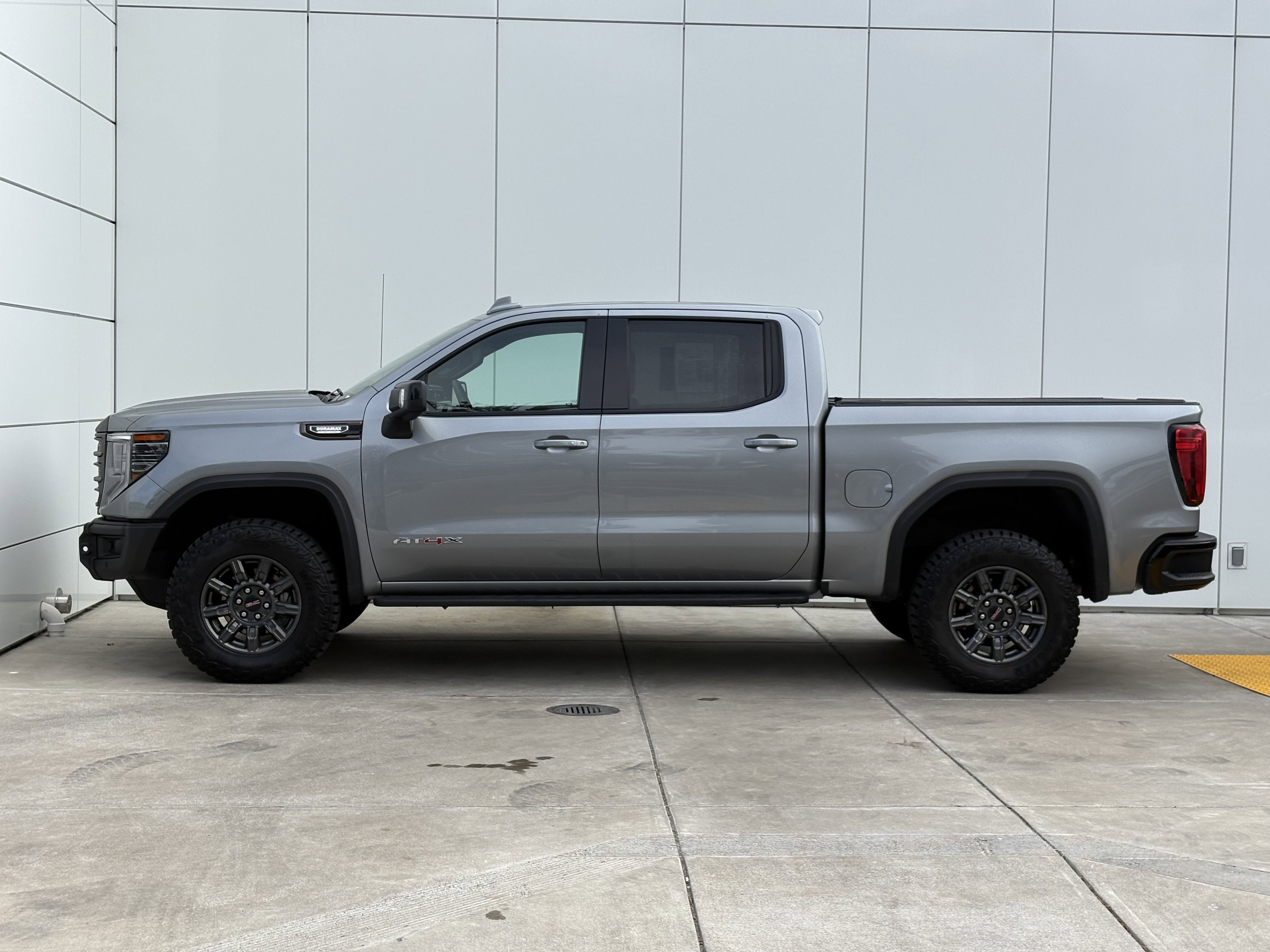 2025 GMC Sierra 1500 AT4X