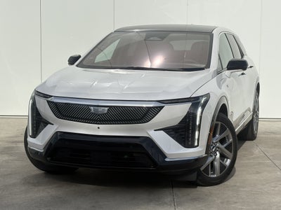 2025 Cadillac OPTIQ Luxury 2
