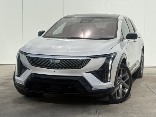 2025 Cadillac OPTIQ Luxury 2