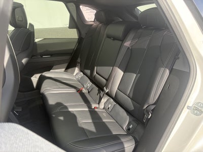 2025 Cadillac OPTIQ Luxury 2