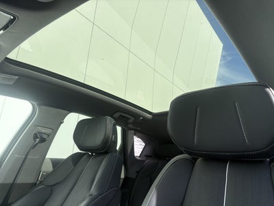 2025 Cadillac OPTIQ Luxury 2