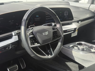 2025 Cadillac OPTIQ Luxury 2