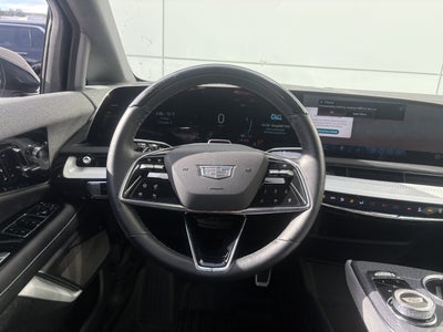 2025 Cadillac OPTIQ Luxury 2