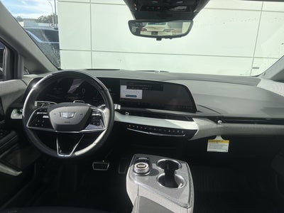 2025 Cadillac OPTIQ Luxury 2