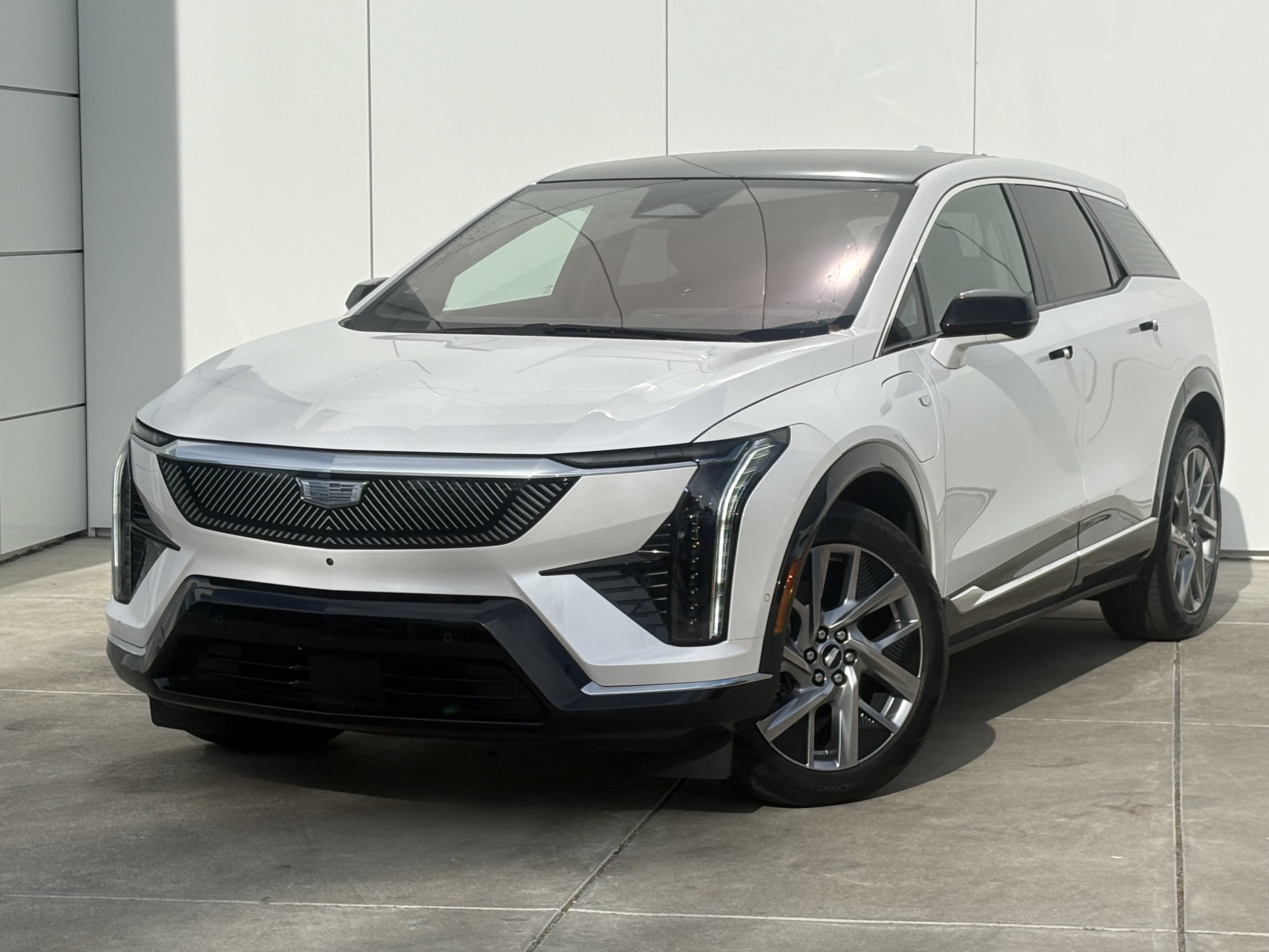 2025 Cadillac OPTIQ Luxury 2
