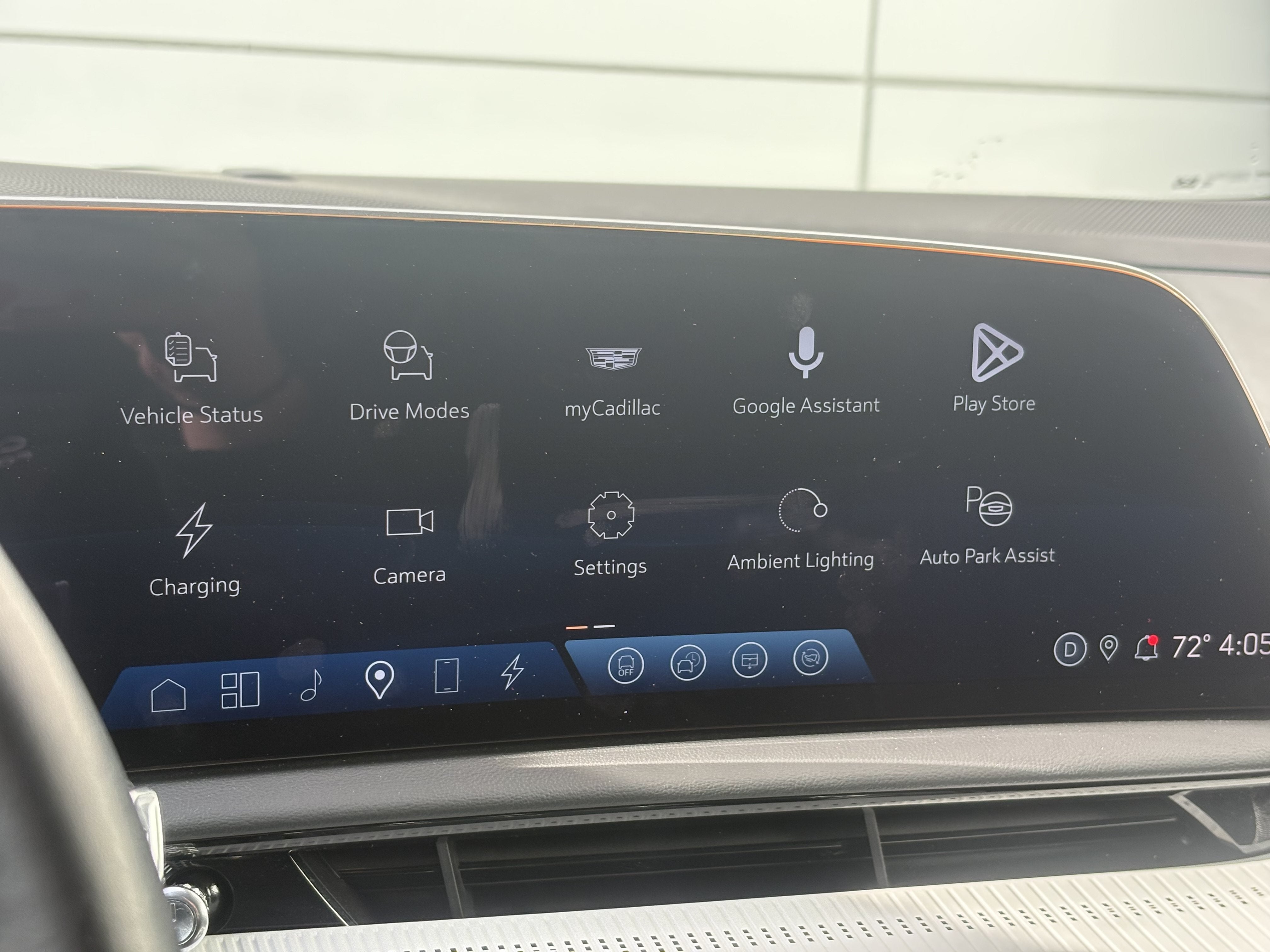 2025 Cadillac OPTIQ Luxury 2