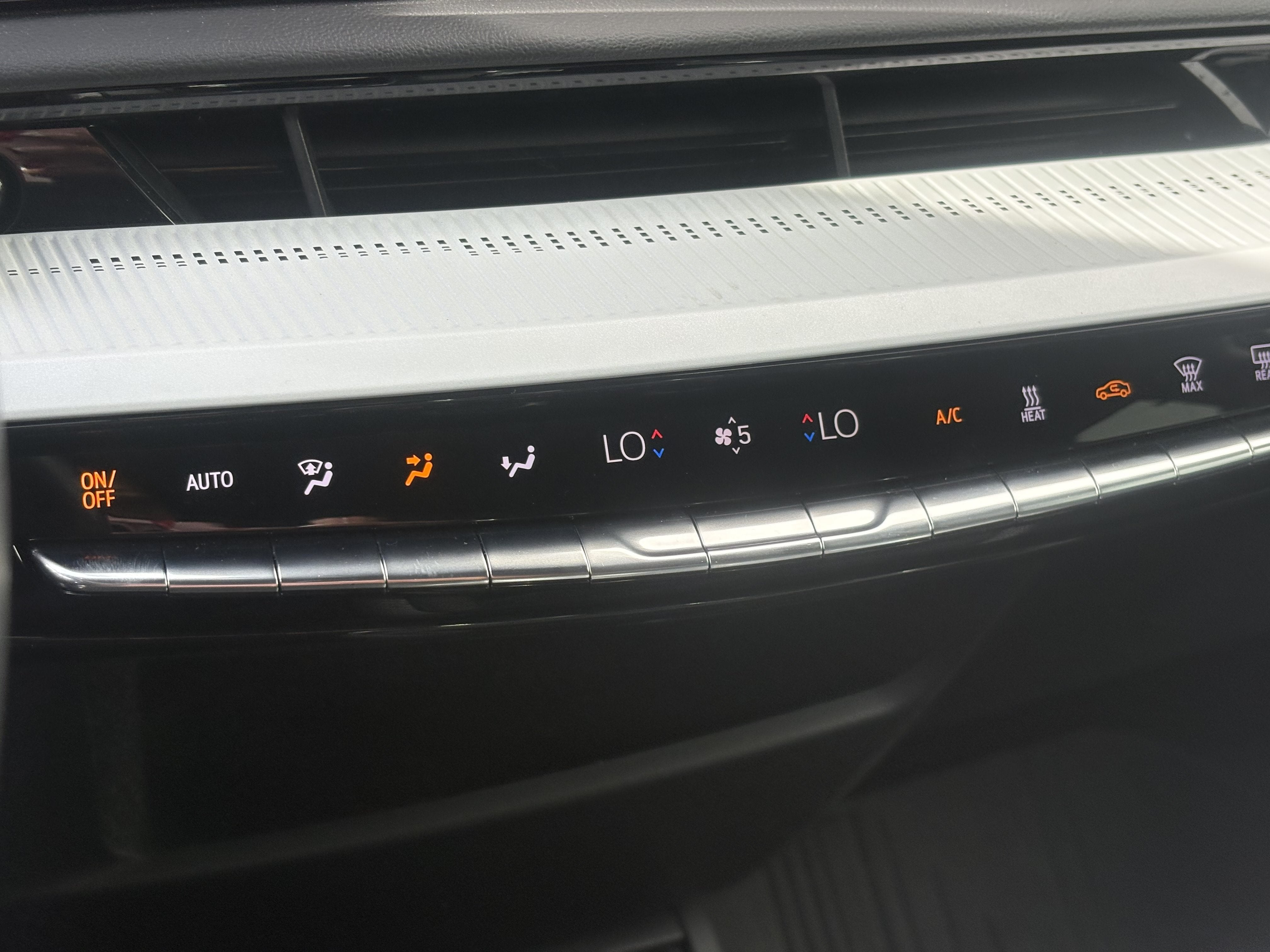 2025 Cadillac OPTIQ Luxury 2