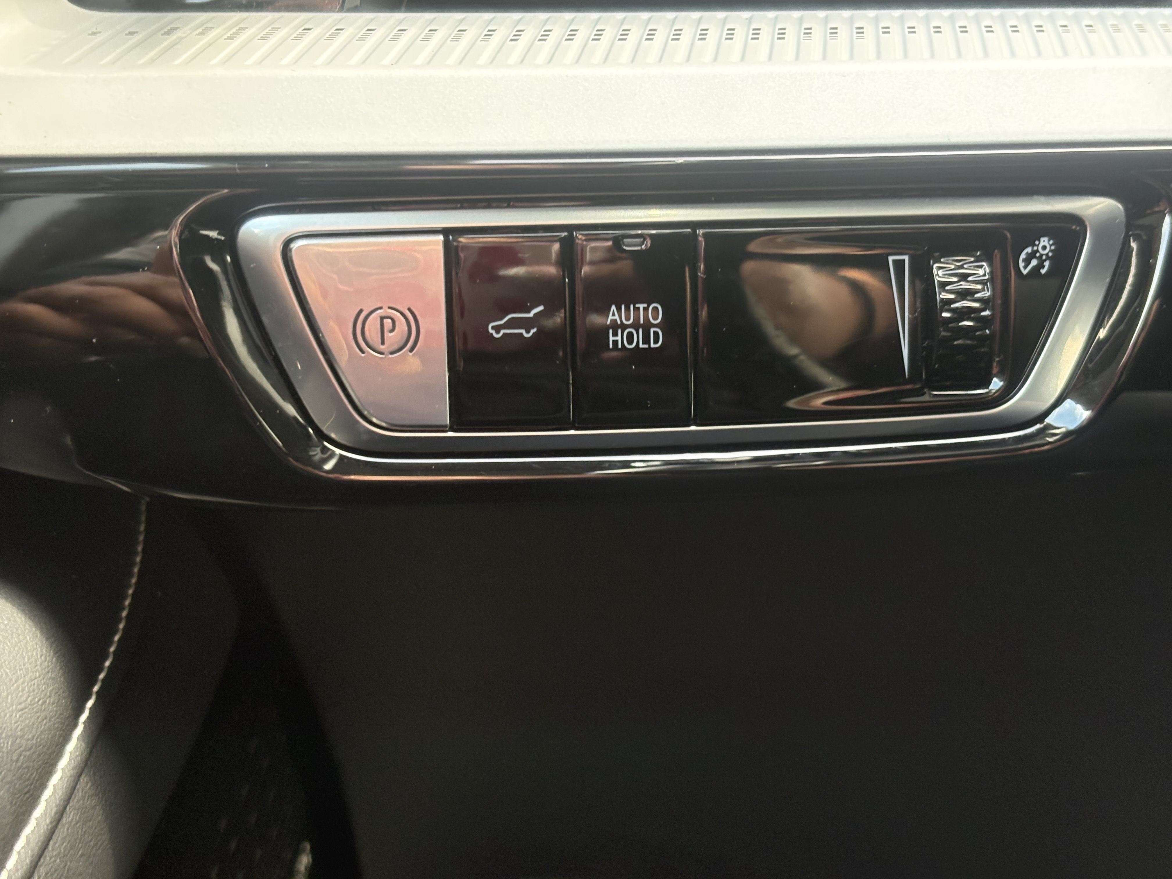 2025 Cadillac OPTIQ Luxury 2