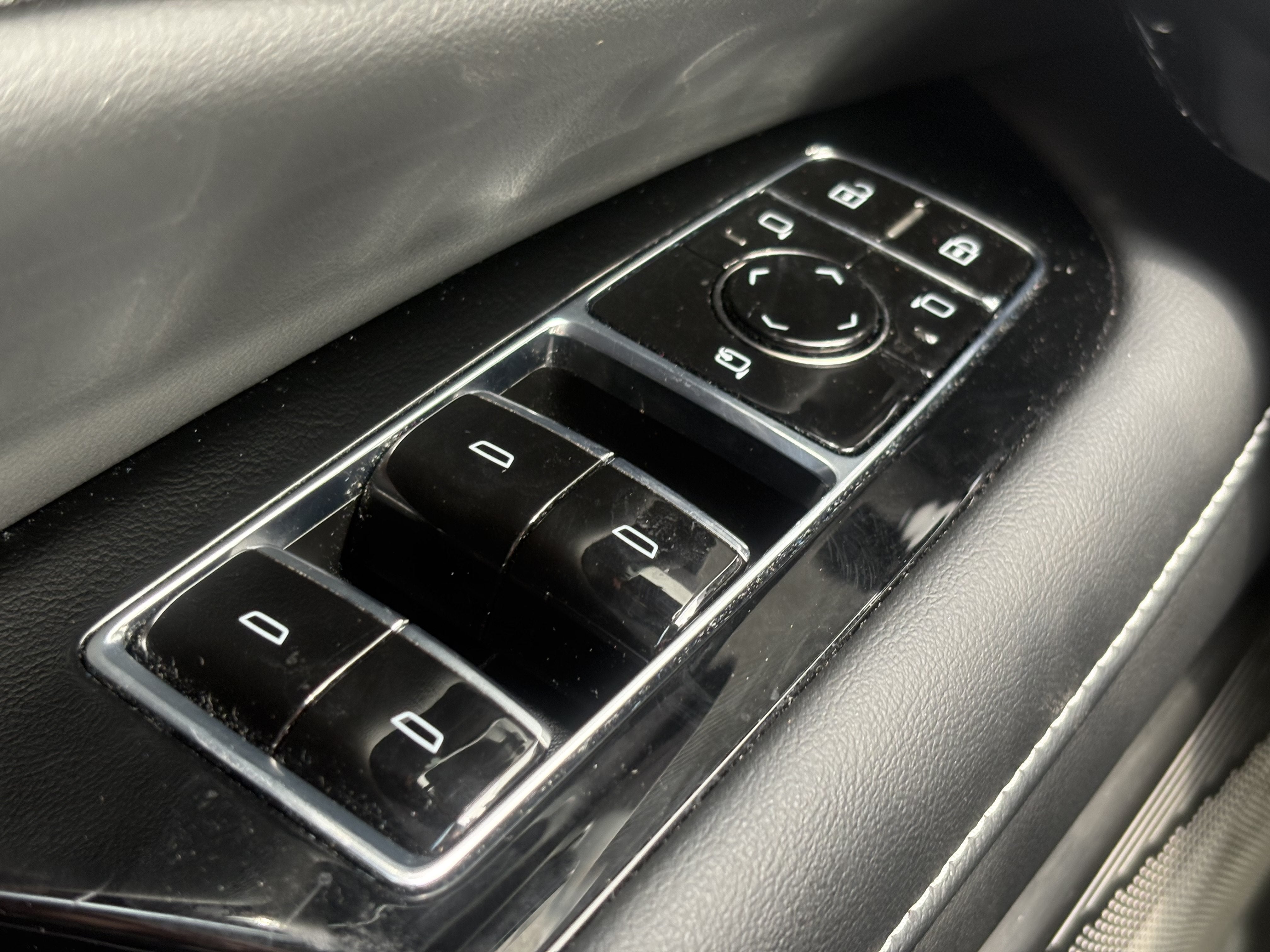 2025 Cadillac OPTIQ Luxury 2